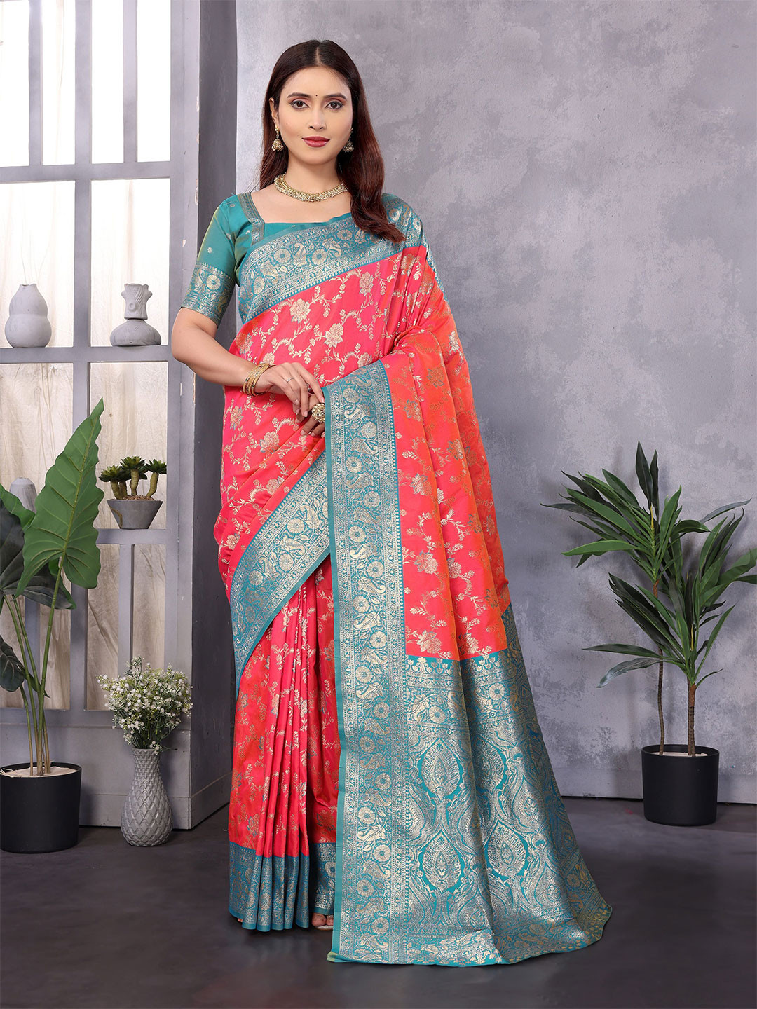 

Munir Woven Design Zari Banarasi Saree, Pink