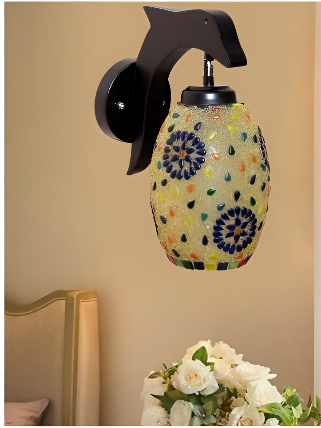 

KINIS Black & Beige Textured Cylinder Shaped Wooden Wall Lamp