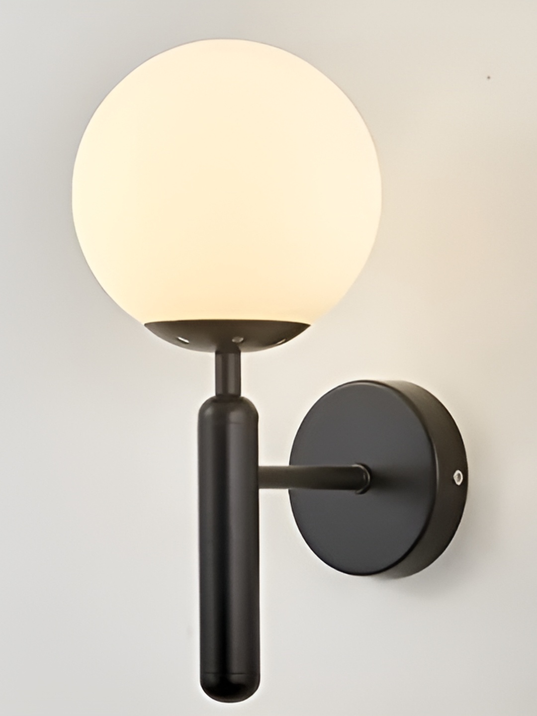 

KINIS Black & White Spherical Shaped Metal Wall Lamp