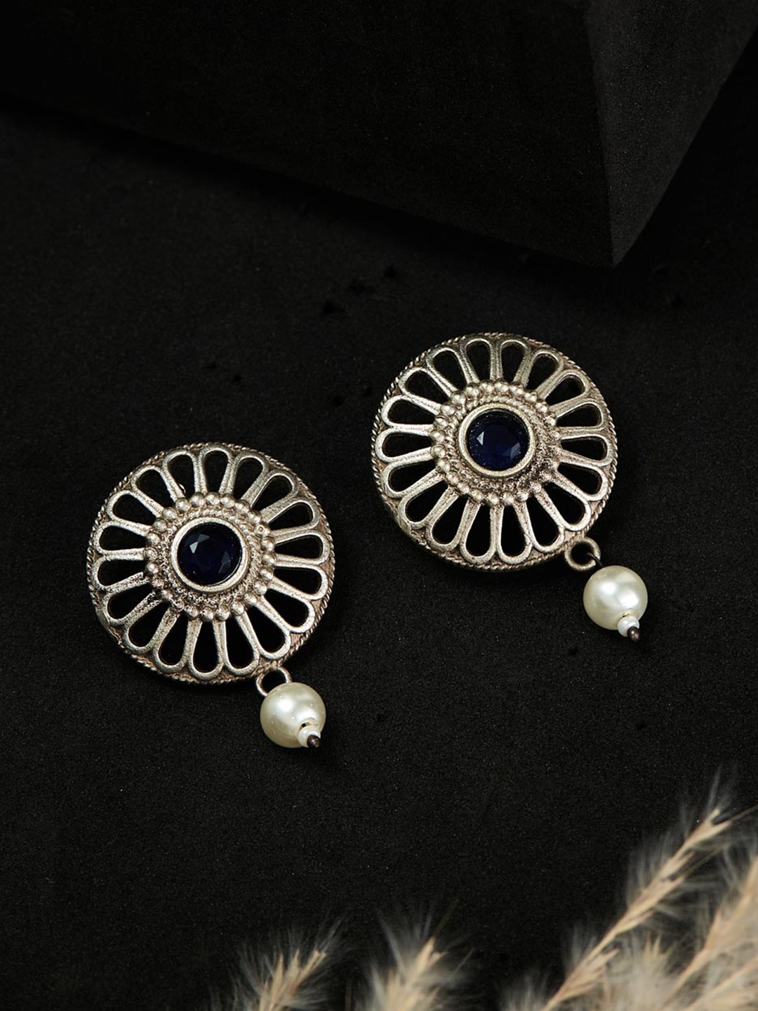 

Fabindia Contemporary Studs Earrings, Silver