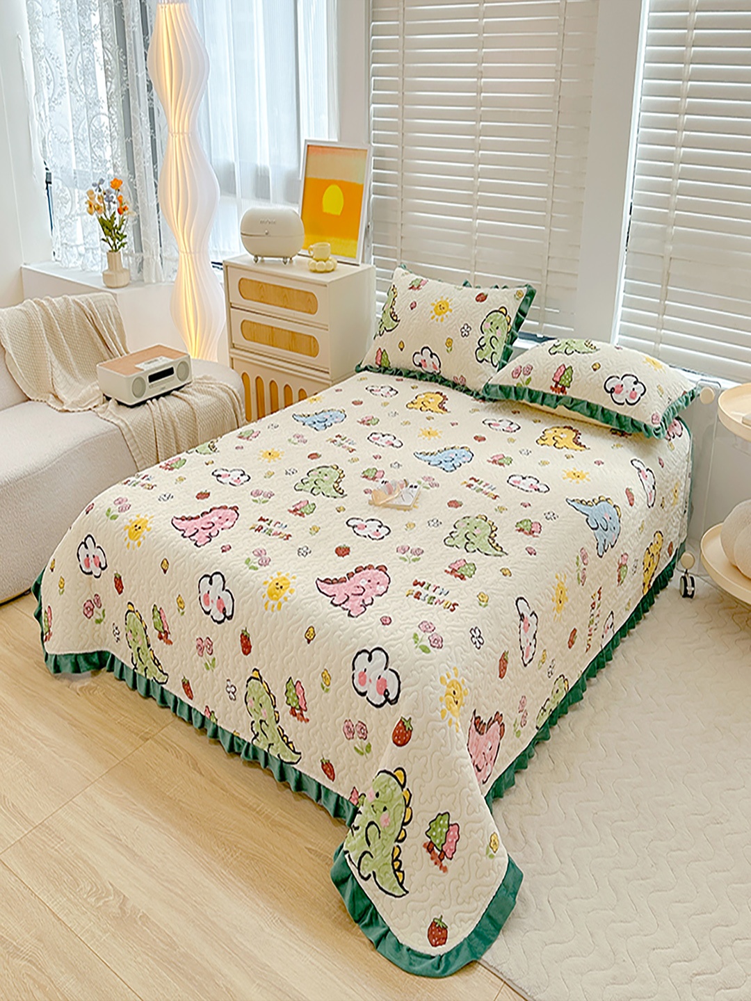

JC HOME Green & White Printed Cotton Double Queen Bed & Pillow Cover
