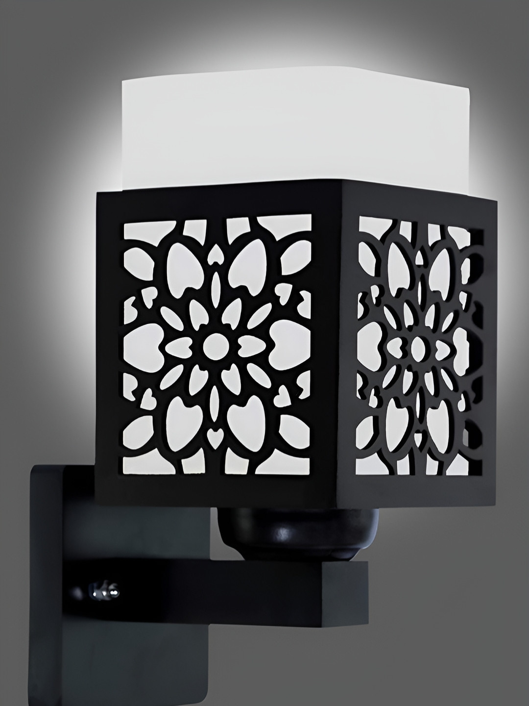 

KINIS Brown & White Wooden Quirky Square Shaped Wall Lamp With Bulb