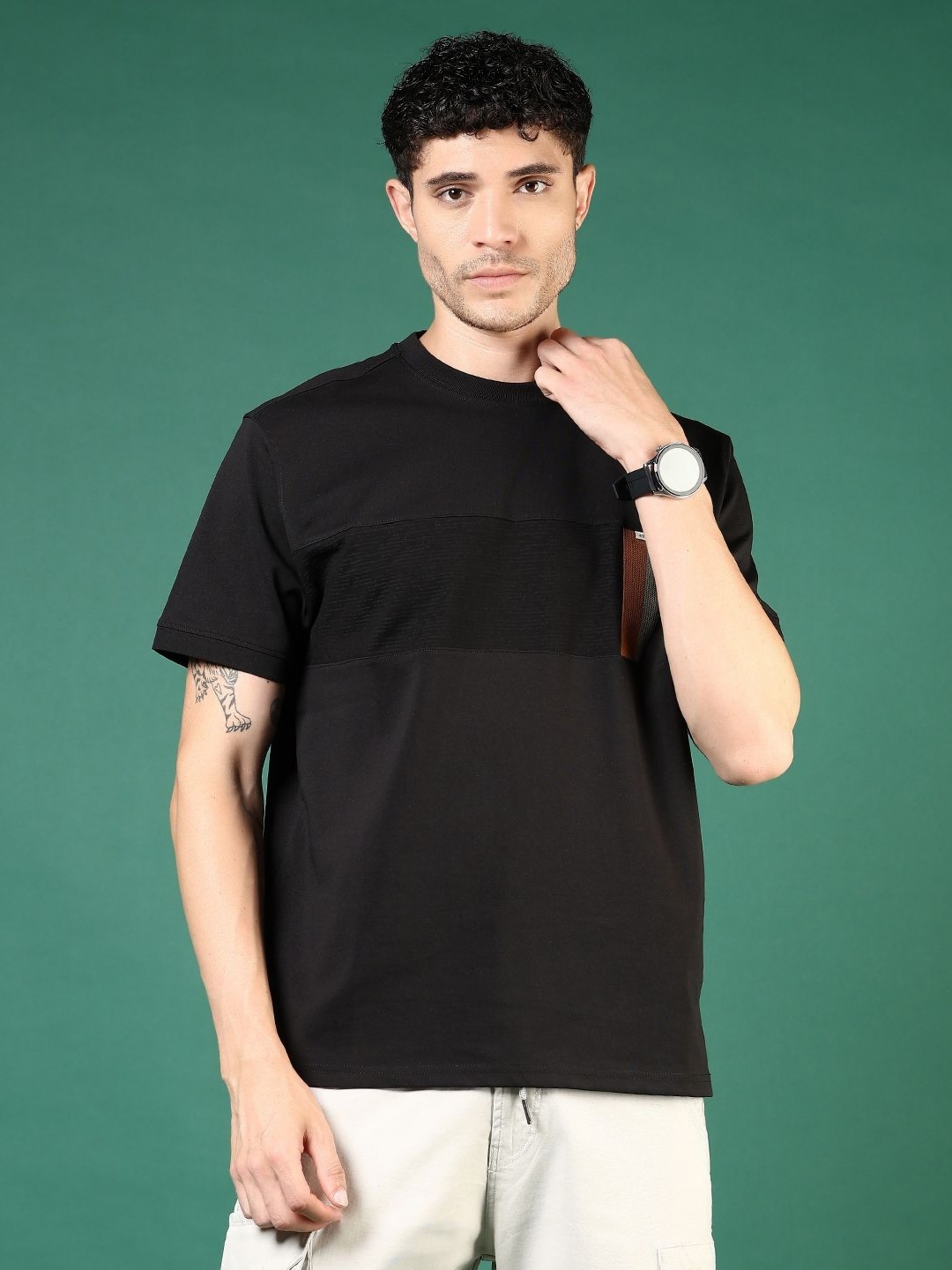

V-Mart Men Solid Round Neck Cotton T-shirt, Black