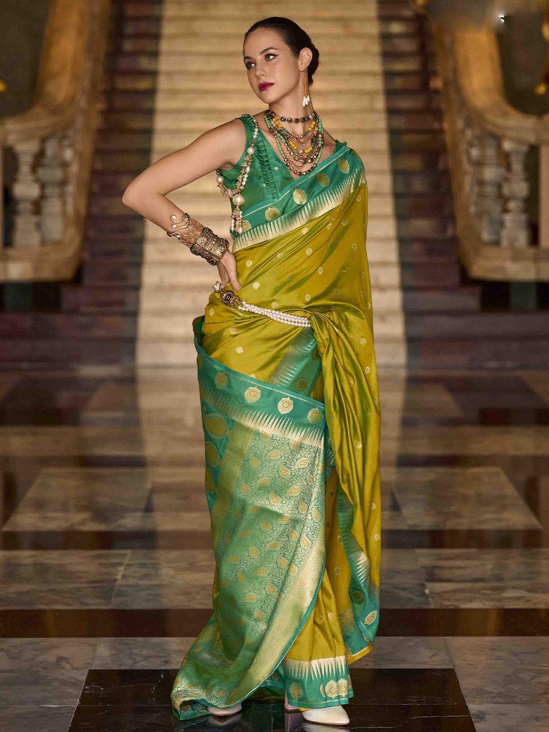 

KIMISHA Woven Design Ethnic Motifs Saree, Green