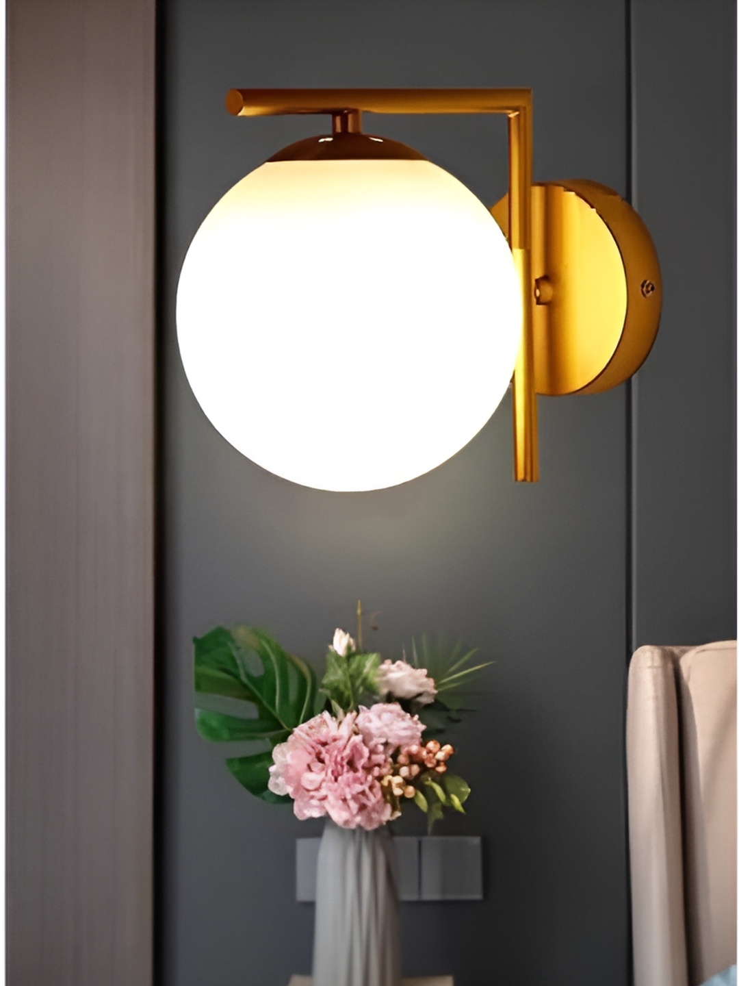 

KINIS Gold-Toned & White Quirky Abstract Shaped Shaped Wall Lamp
