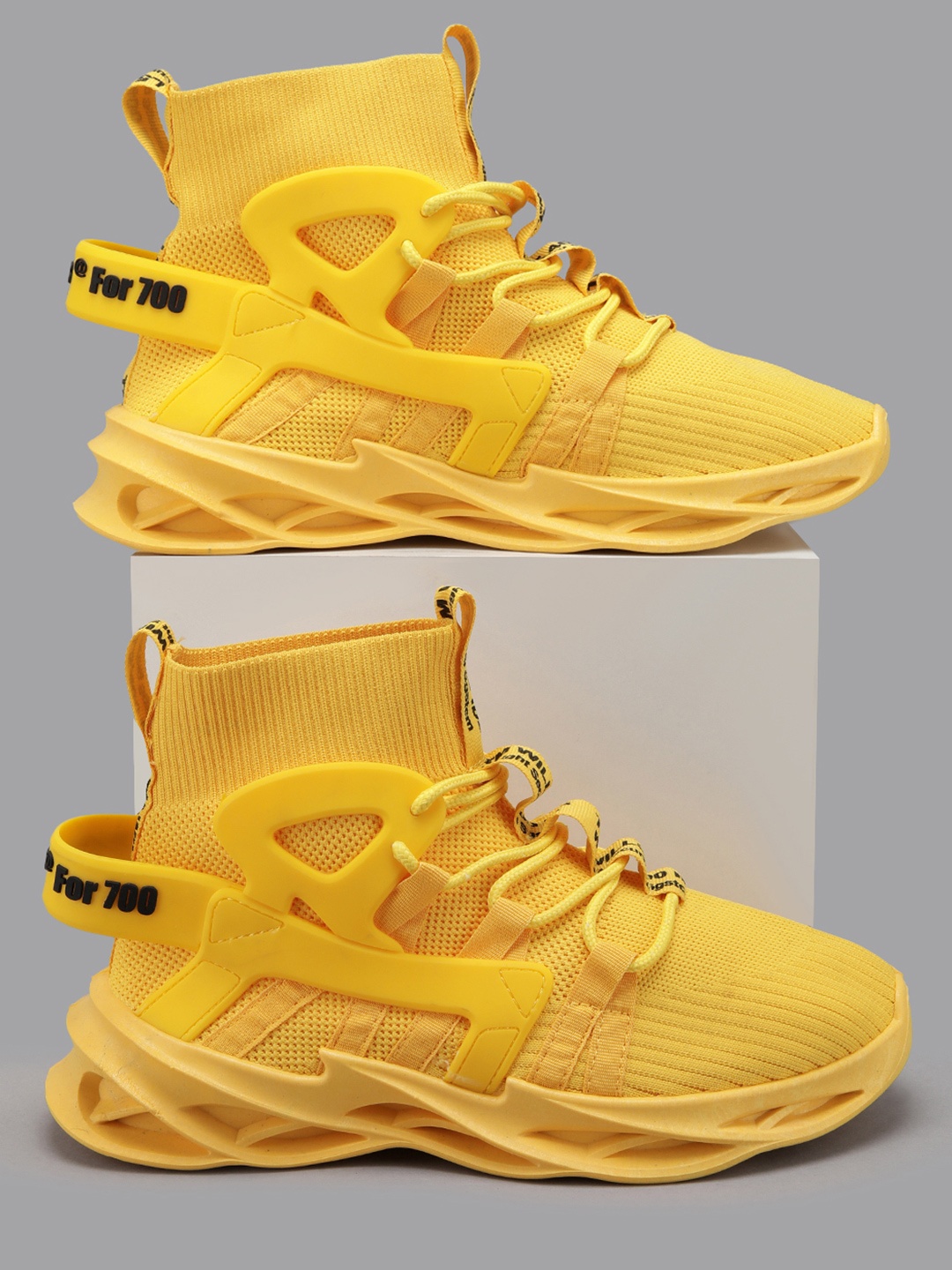 

RapidBox Men Sneakers, Yellow