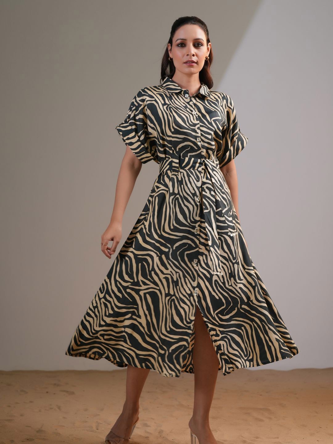 

Kaftanize Women Forest Green & Beige Abstract Stripe Russian Silk Midi Dress