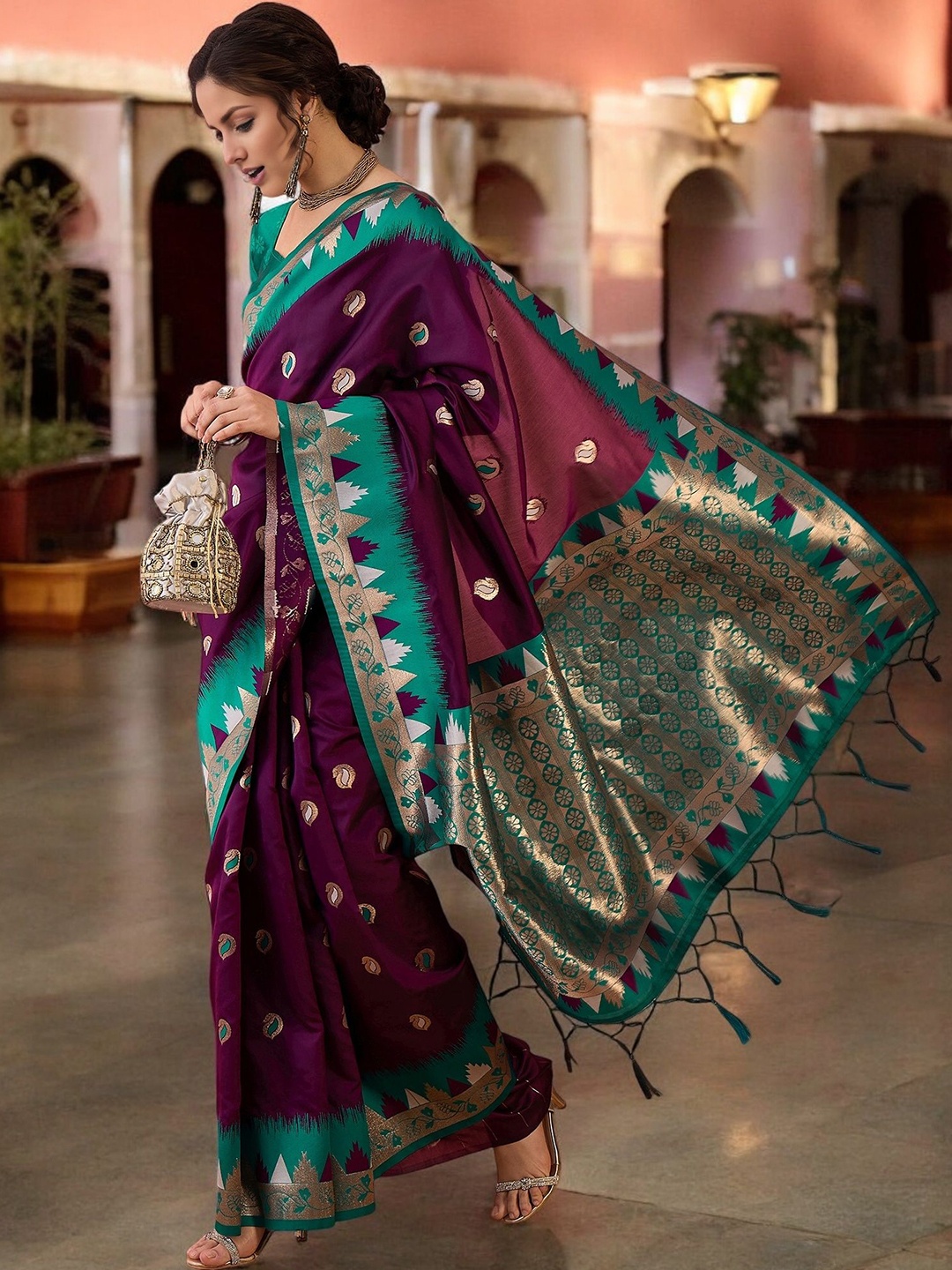 

Blissta Ethnic Motifs Woven Design Zari Kanjeevaram Saree, Purple