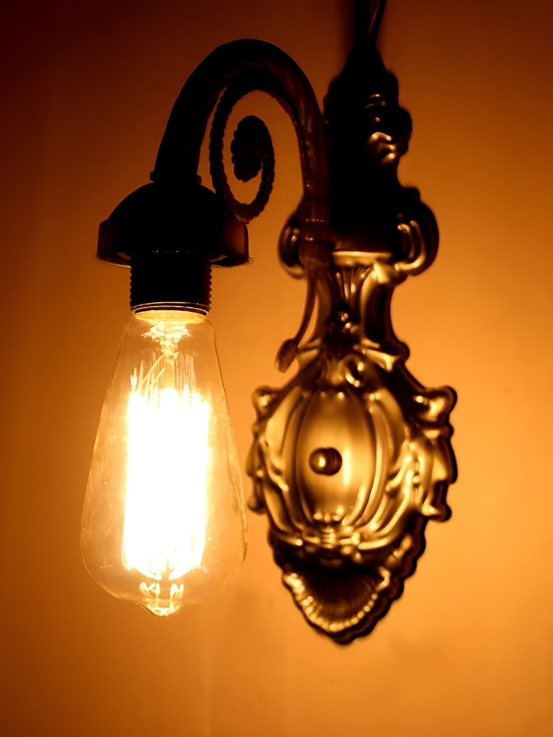 

KINIS Gold-Toned & Black Quirky Abstract Shaped Metal Wall Lamp