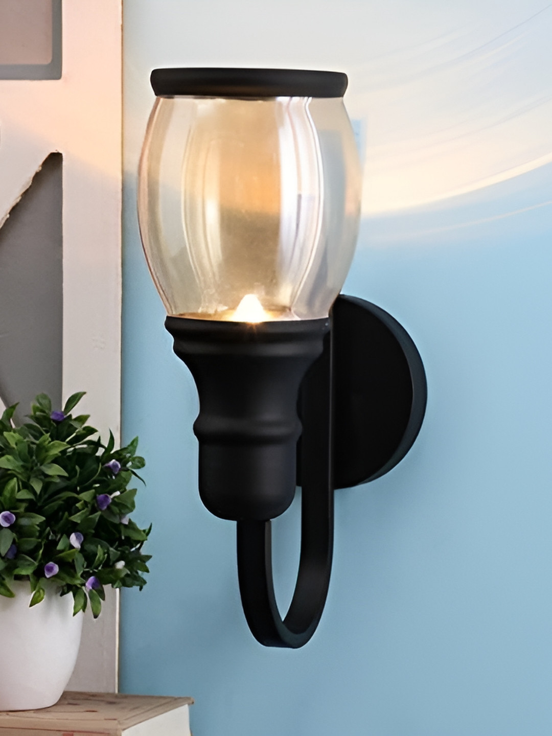 

KINIS Black & White Metal Quirky Cylinder Shaped Wall Lamp With Bulb
