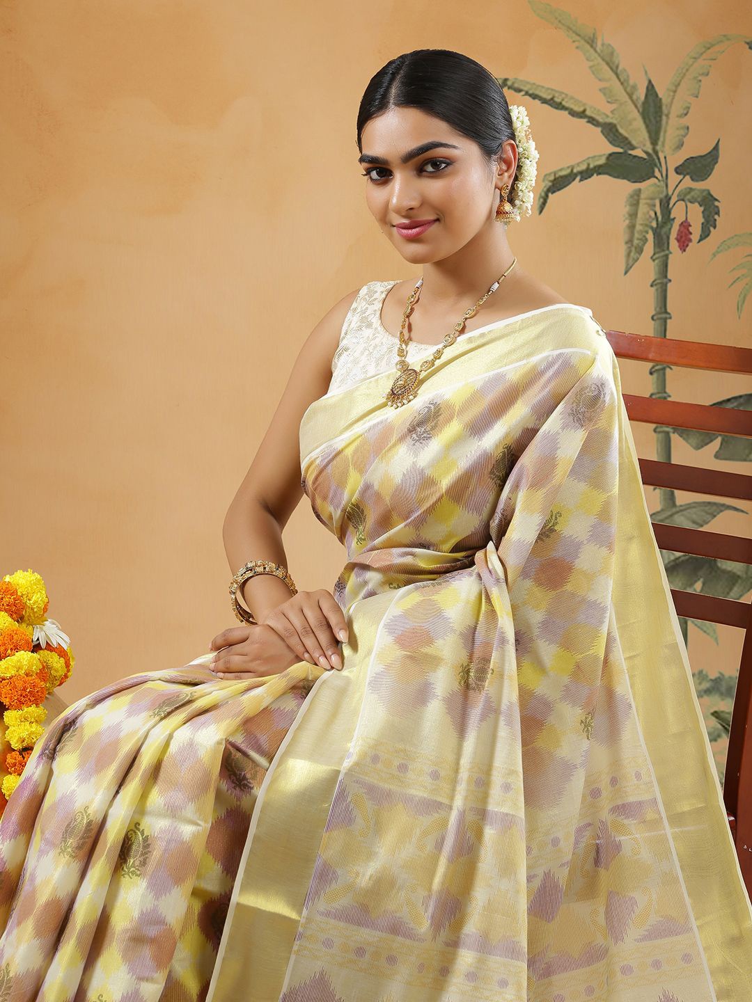 

Kalyan Silks Geometric Printed Zari Kasavu Saree, Gold