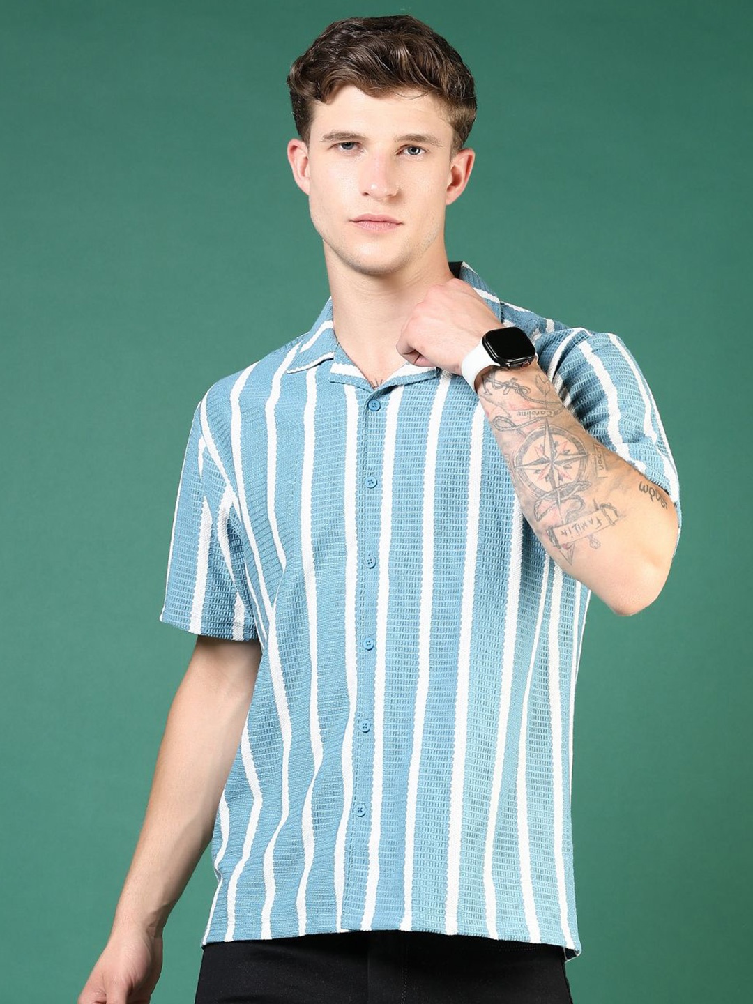 

V-Mart Men Spread Collar Vertical Striped Cotton Casual Shirt, Blue