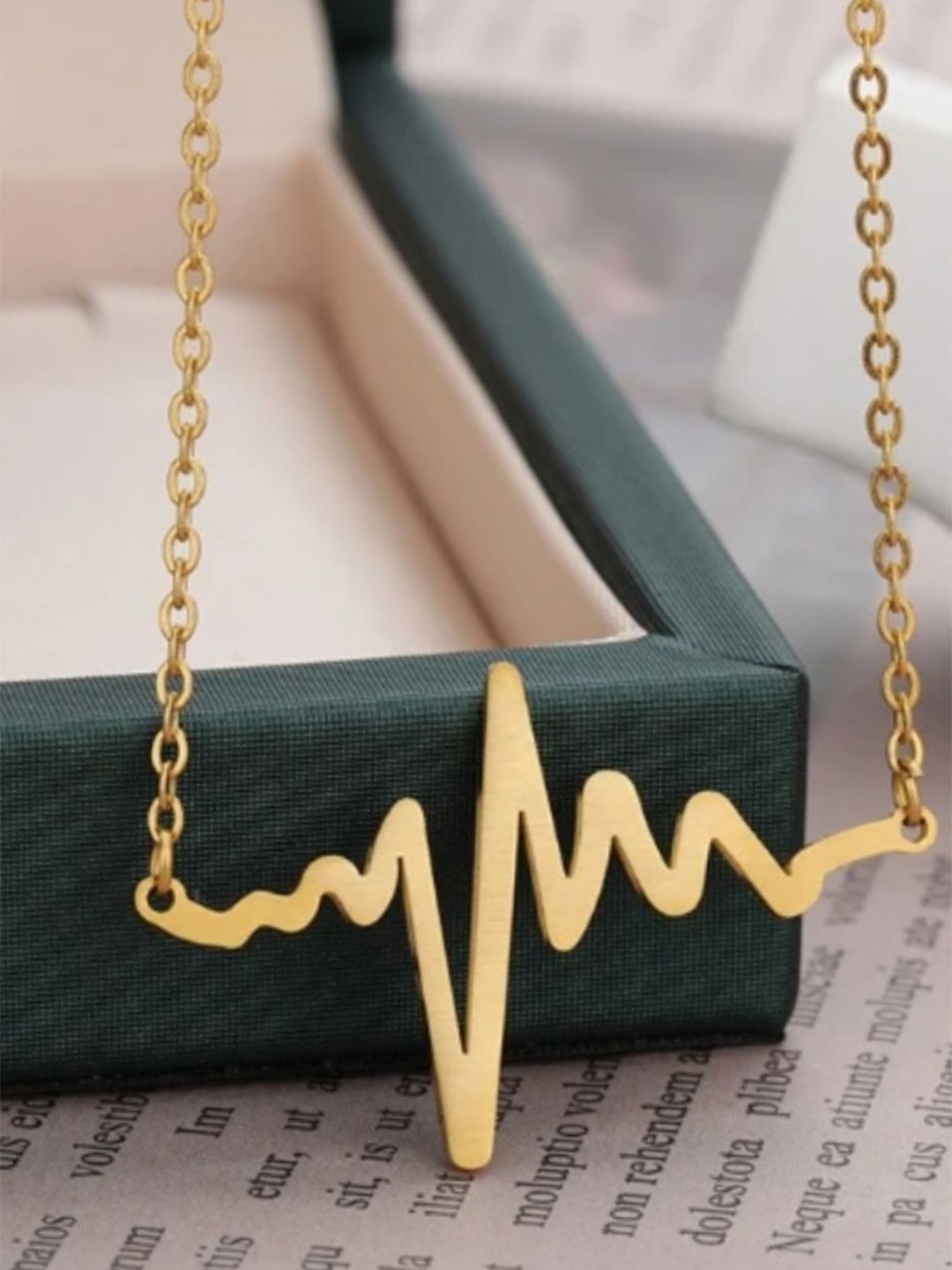 

V FASHION JEWELLERY Gold-Plated Stainless Steel Chain