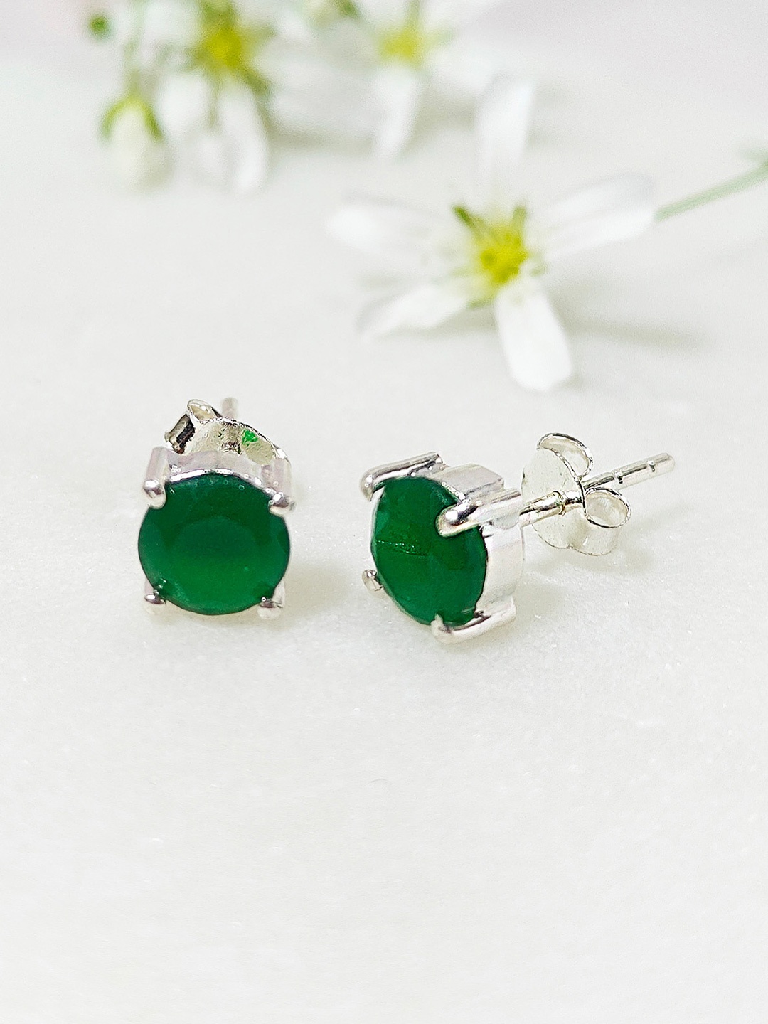 

INARI SHINES 925 Sterling Silver Stone Studded Circular Studs
