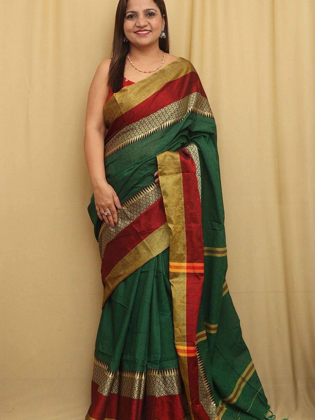 

Luxurionworld Pure Cotton Saree With Blouse Piece, Green
