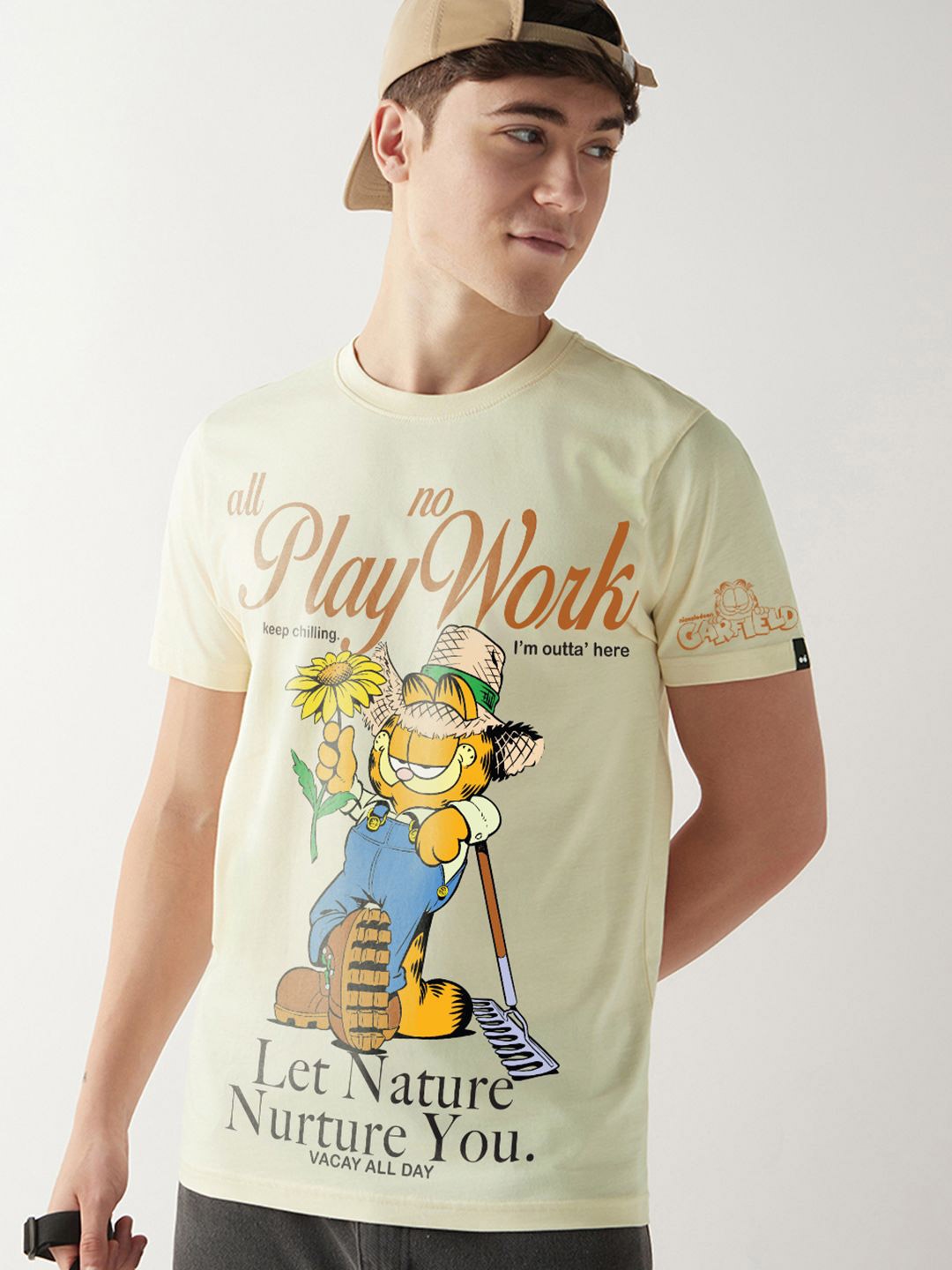 

Bewakoof Men Garfield Graphic Printed Round Neck Cotton T-shirt, Off white