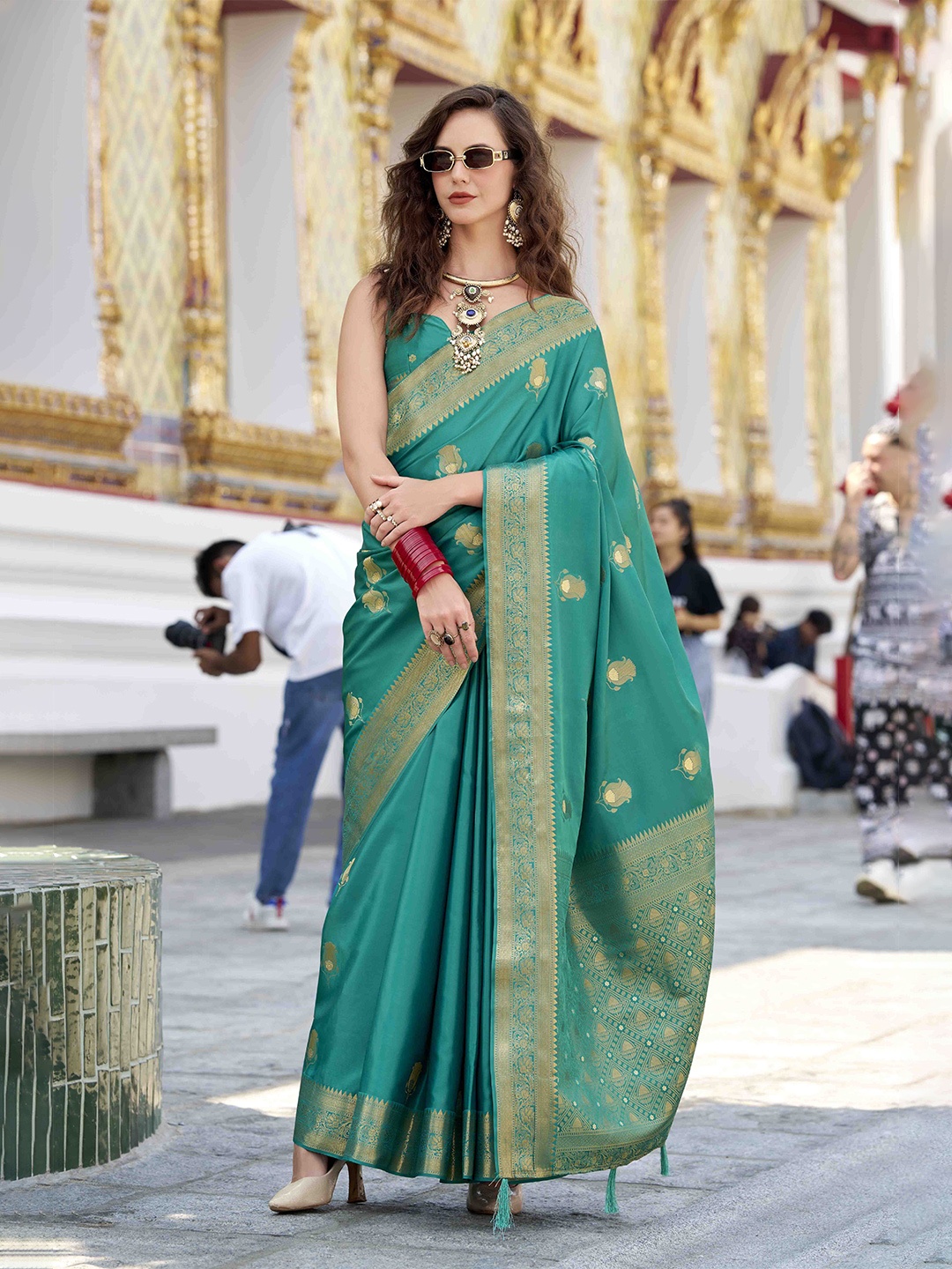 

Blissta Woven Design Zari Banarasi Saree, Green