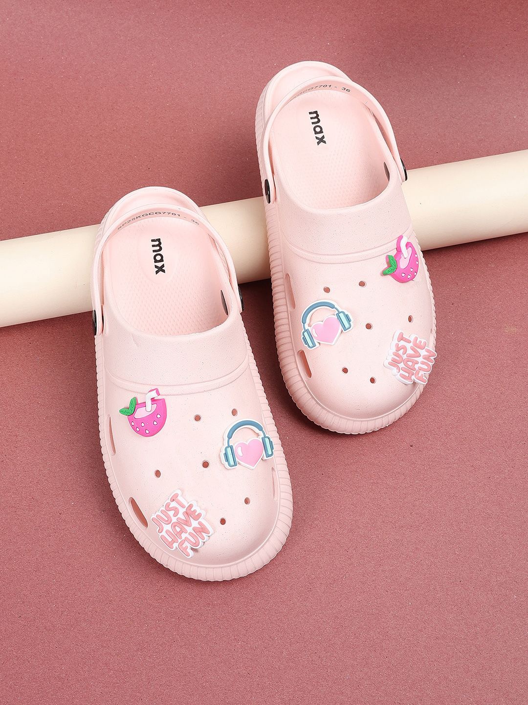 

max Girls Self Design Clogs, Pink