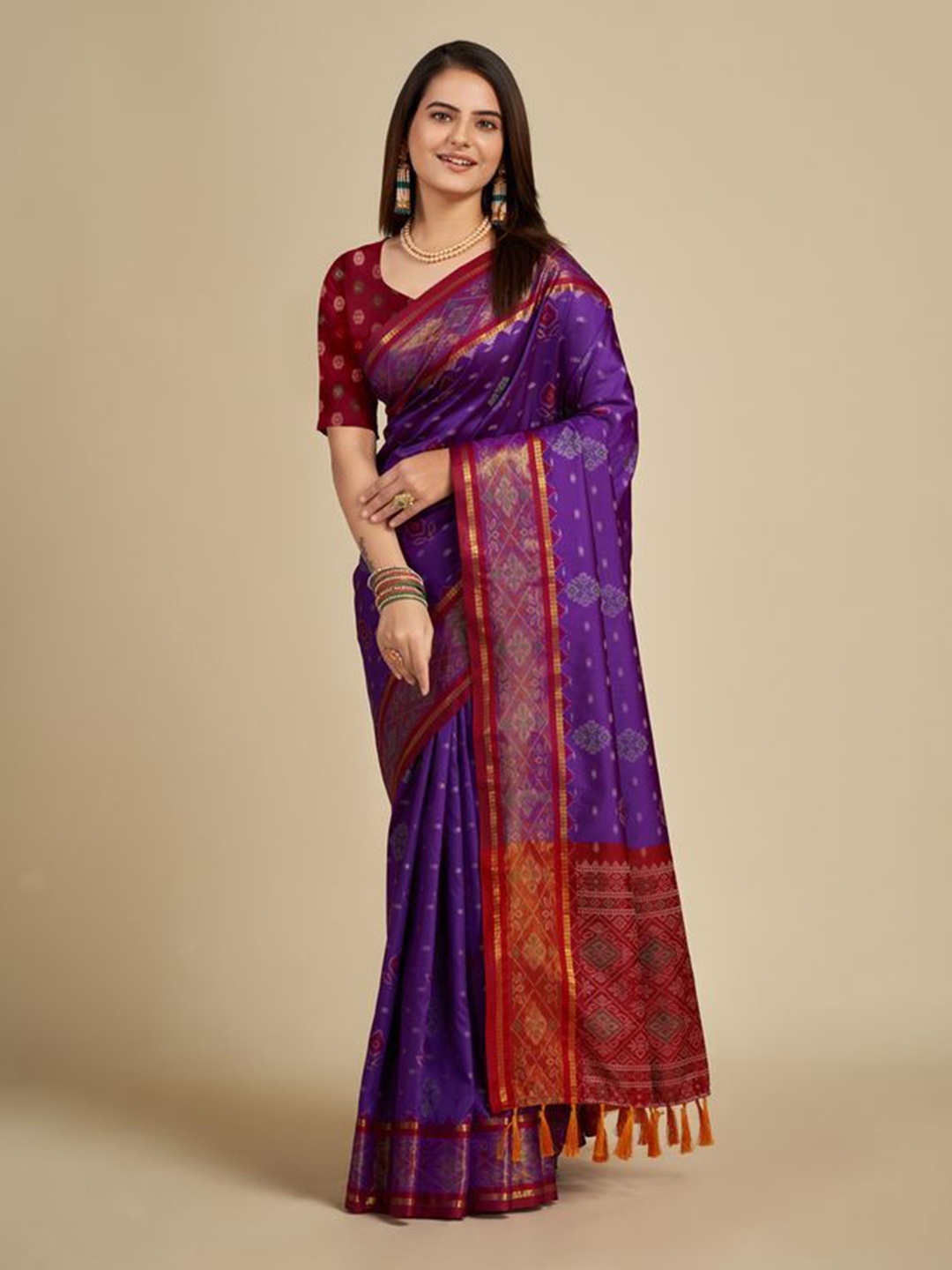 

Exclusiva Woven Design Zari Kanjeevaram Saree, Purple
