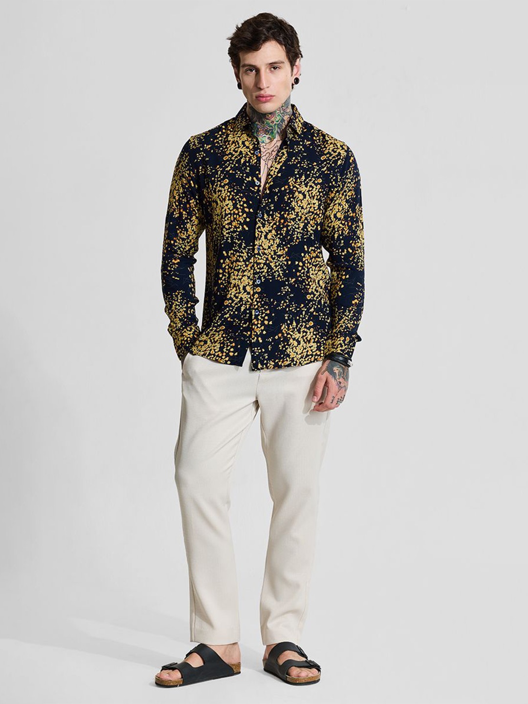 

Snitch Men Spread Collar Floral Printed Casual Shirt, Navy blue