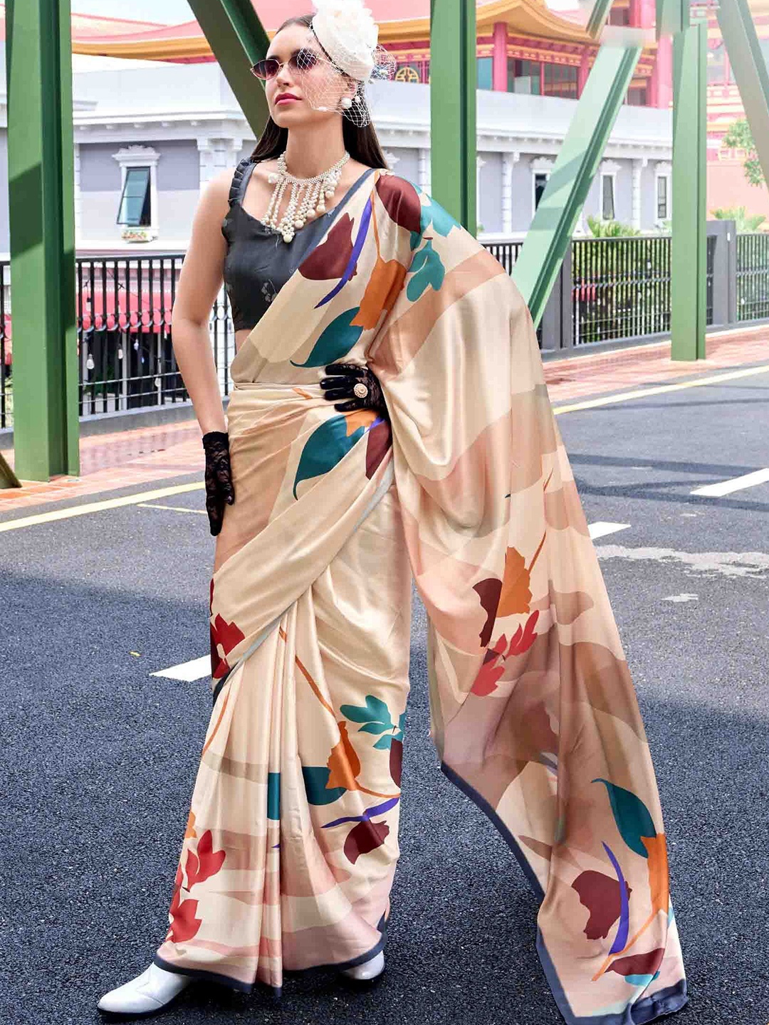

KIMISHA Floral Printed Saree With Blouse Piece, Cream