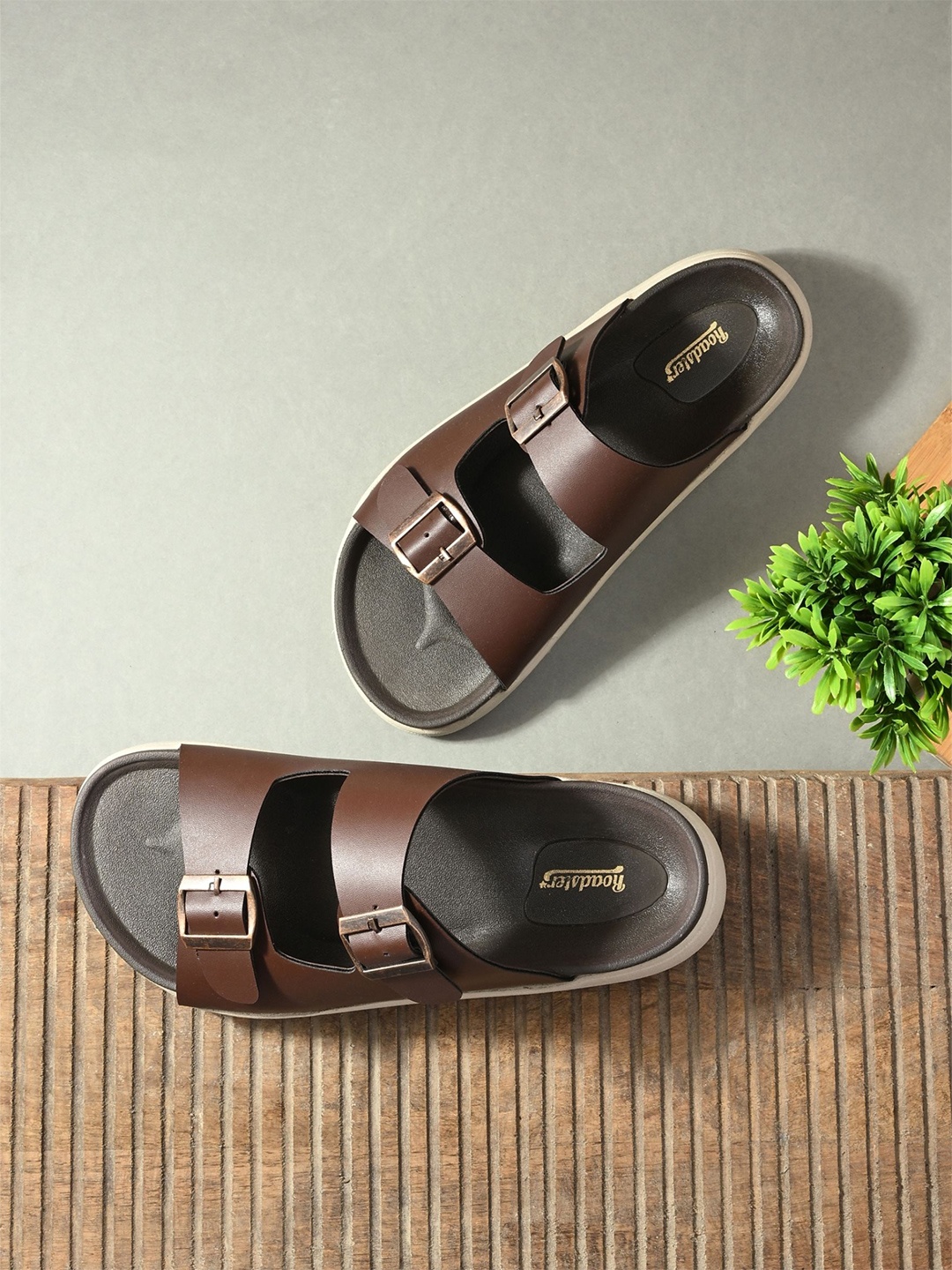 

The Roadster Lifestyle Co Men Comfort Sandals, Brown