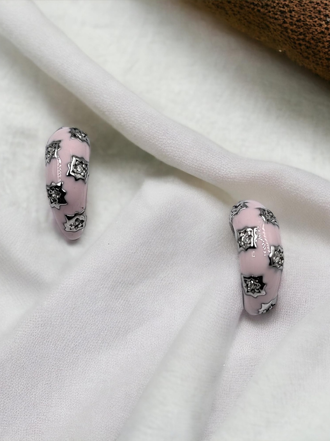 

AMONROO Contemporary Studs Earrings, Mauve