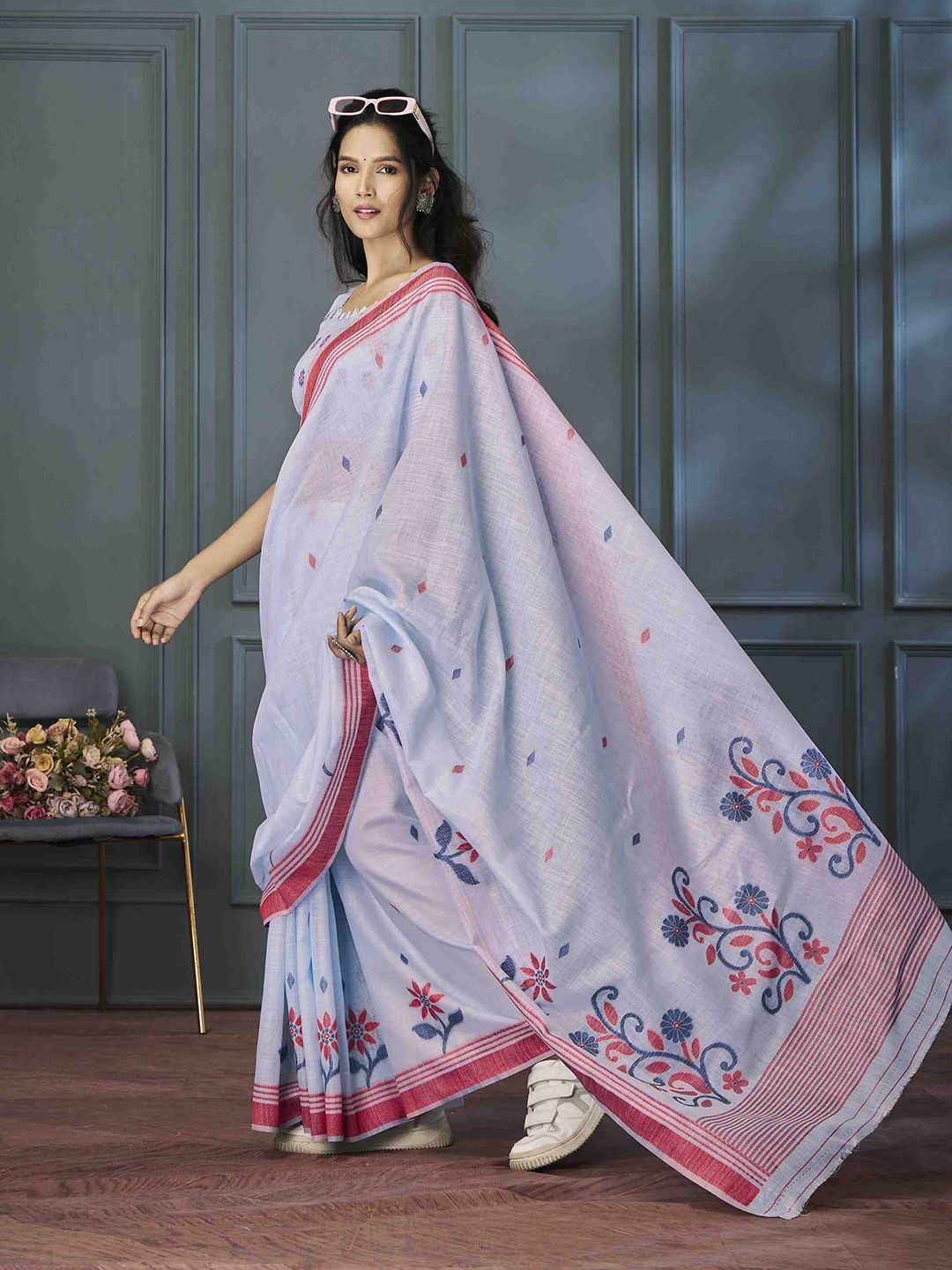 

KIMISHA Woven Design Saree, Lavender