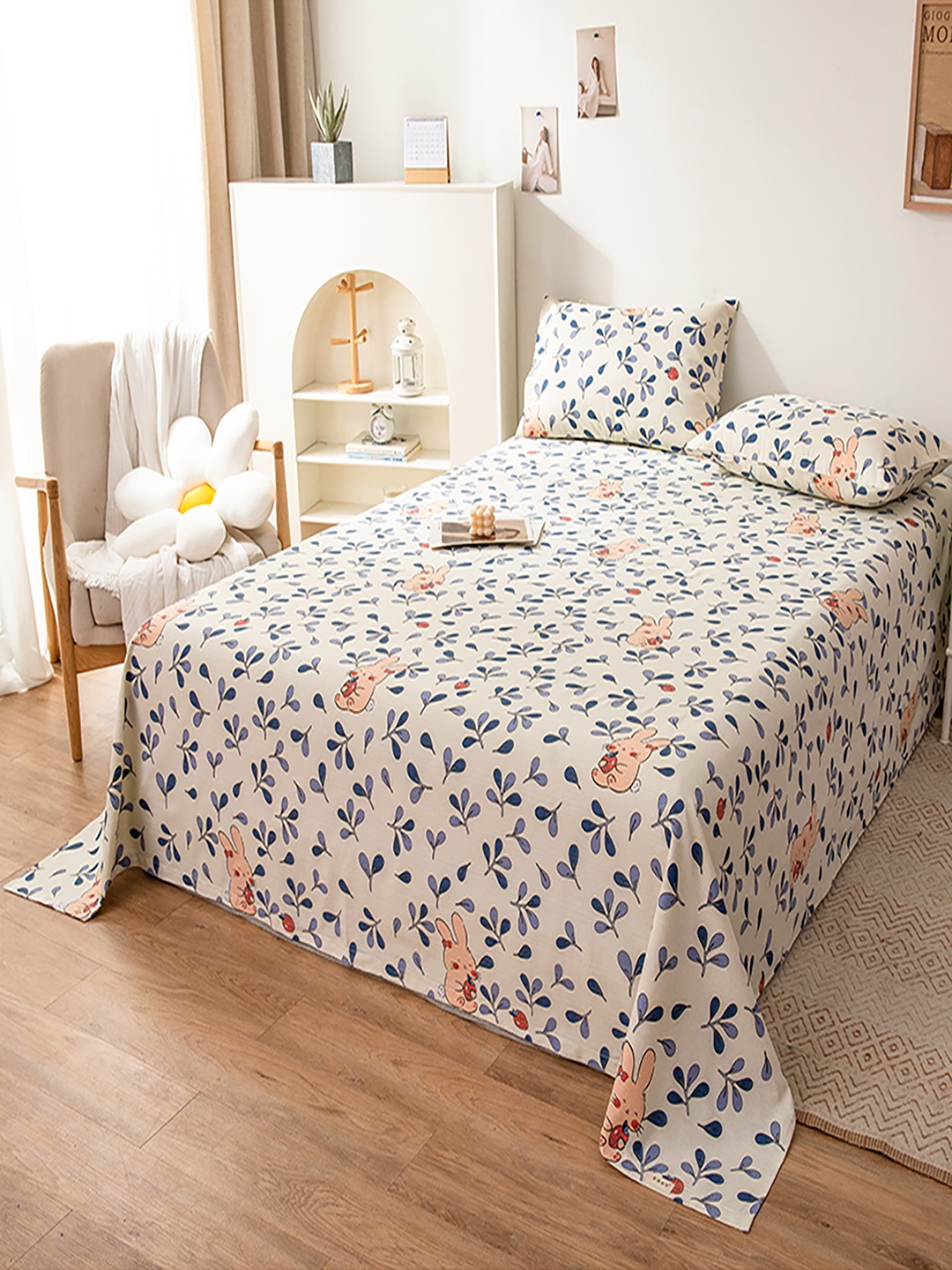 

JC HOME White & Navy Blue Floral 140 TC Single Bedsheet with 1 Pillow Covers