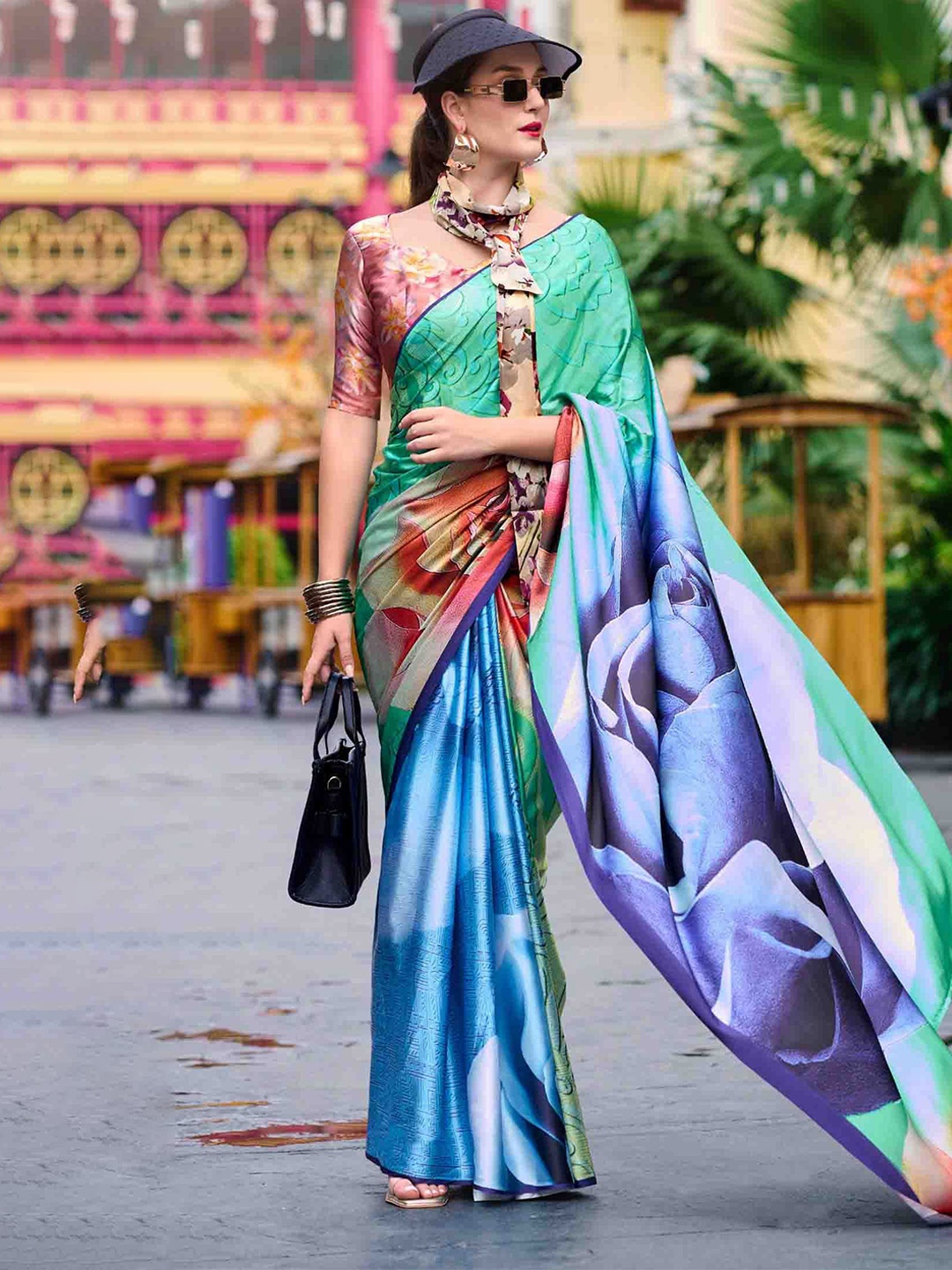 

DIVASTRI Floral Satin Saree, Green