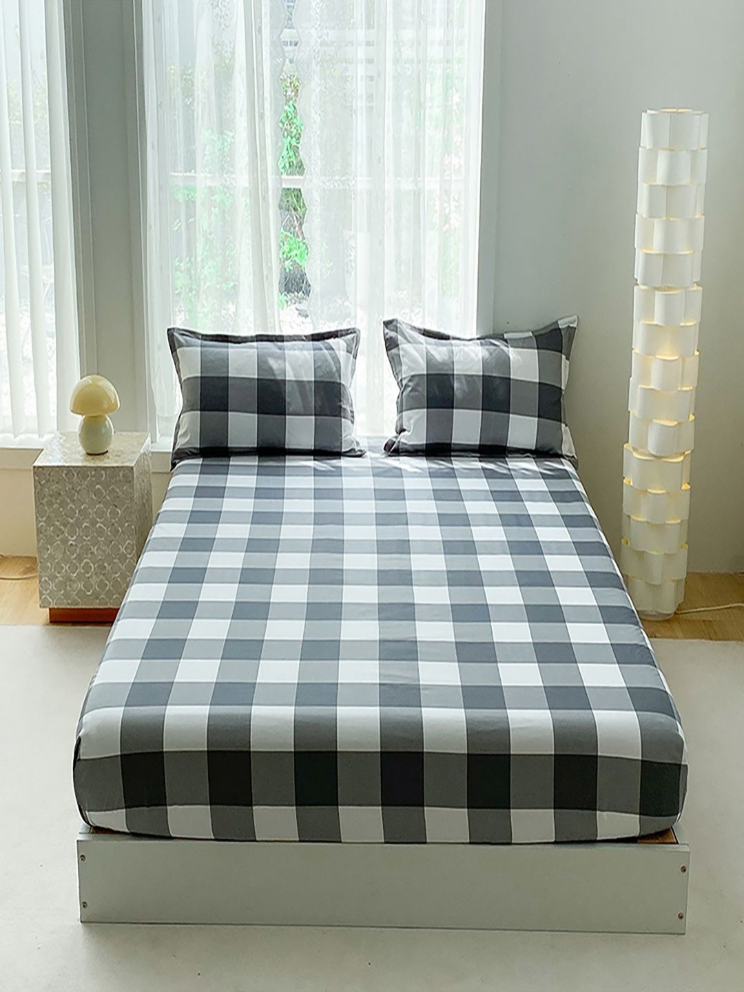 

JC HOME Black & White Checked 140 TC Double Queen Bedsheet Set 1.50 m x 2 m