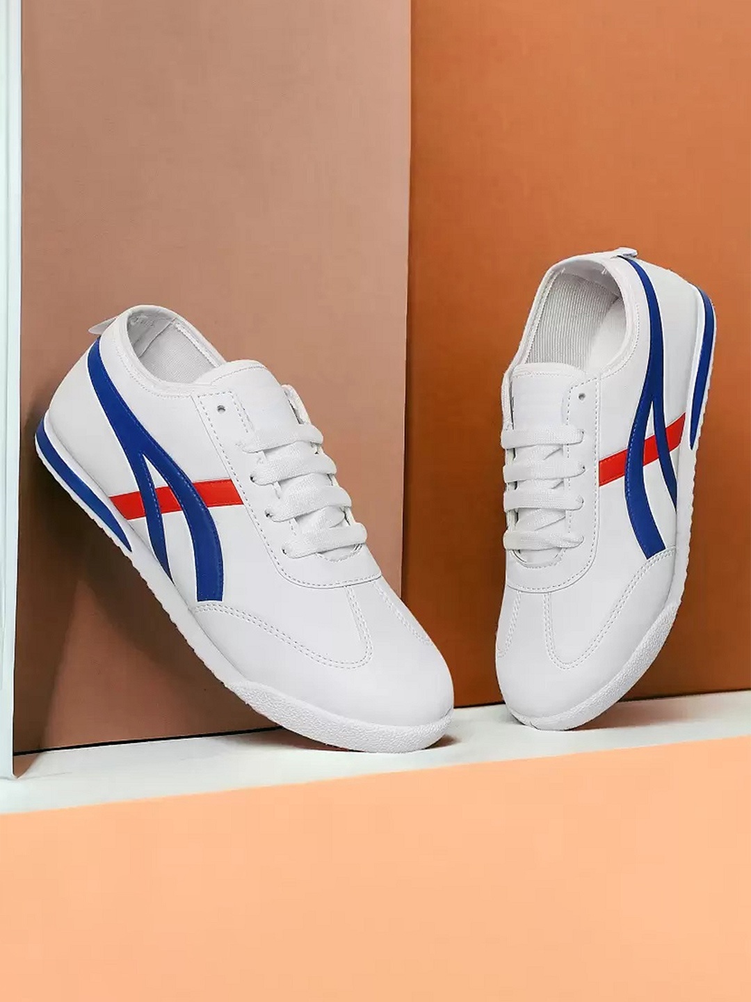 

FABBMATE Men Striped Sneakers, White