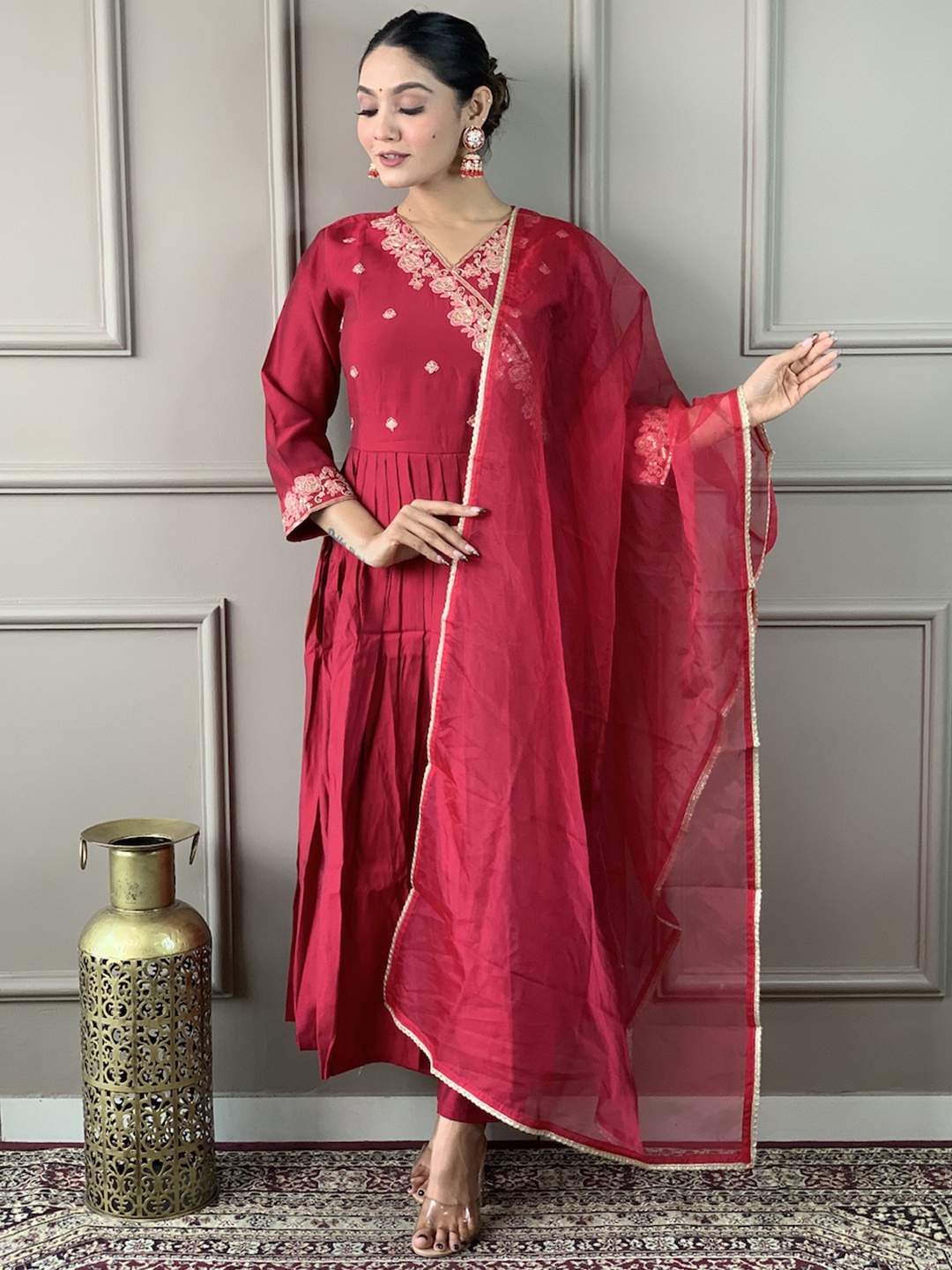 

Growdamy Floral Embroidered Thread Work Chanderi Silk A-Line Kurta With Trousers & Dupatta, Maroon