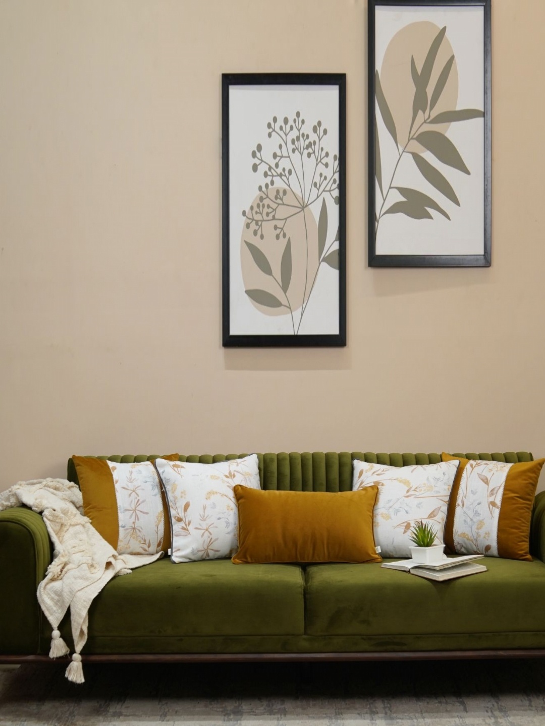 

WOODEN STREET Brown & Off White Set of 5 Cushion Covers