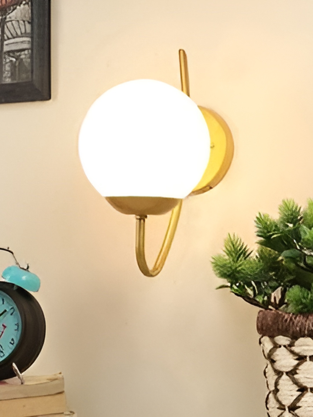 

KINIS Gold-Toned & White Metal Spherical Shaped Wall Lamp With Bulb