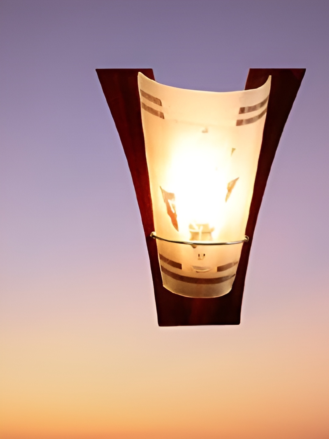 

KINIS Brown & White Wooden Cylinder Shaped Wall Lamp