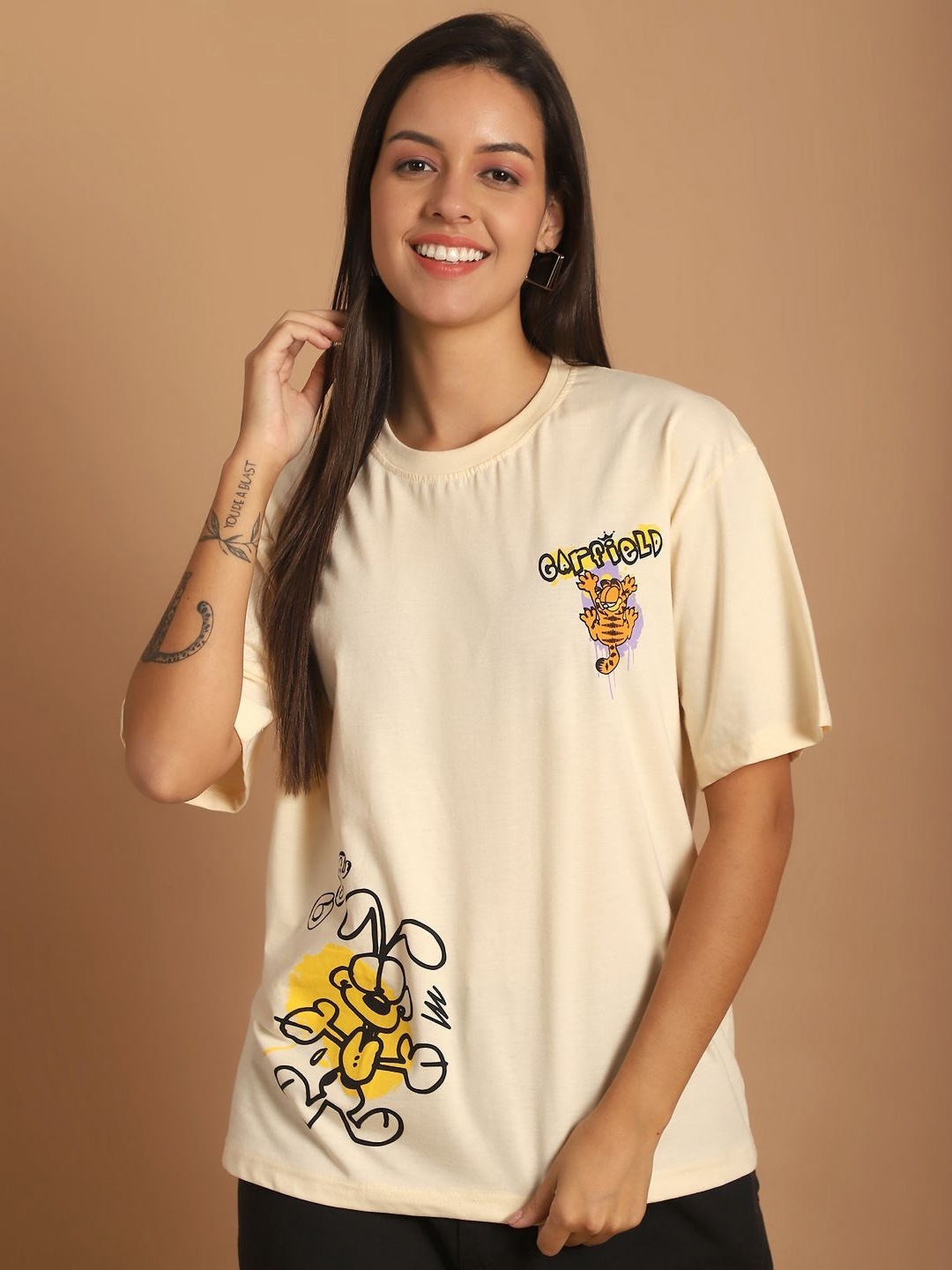 

Metronaut Women Garfield Graphic Printed Round Neck Cotton Oversized T-shirt, Cream