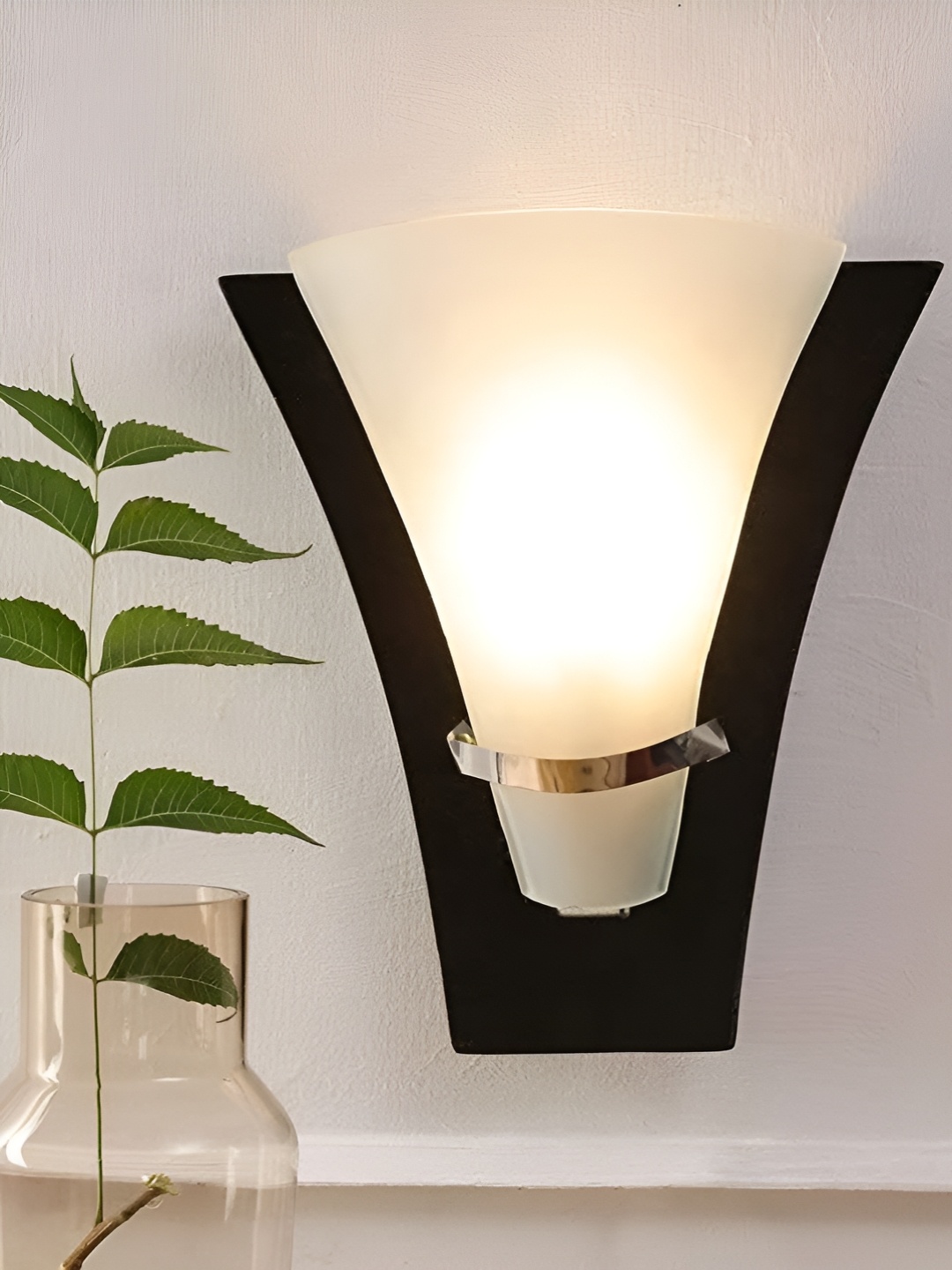 

KINIS Brown & White Triangle Shaped Wooden Wall Lamp