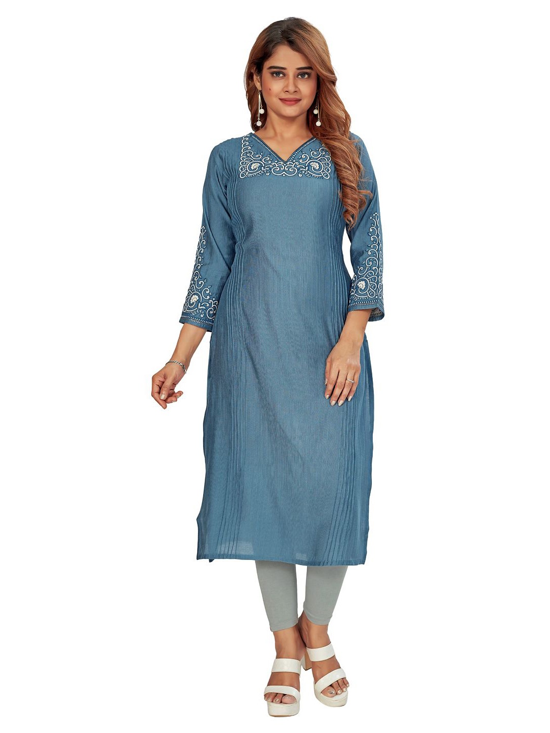 

Amchoor Floral Embroidered Yoke Design V-Neck Thread Work Thread Work Kurti, Blue