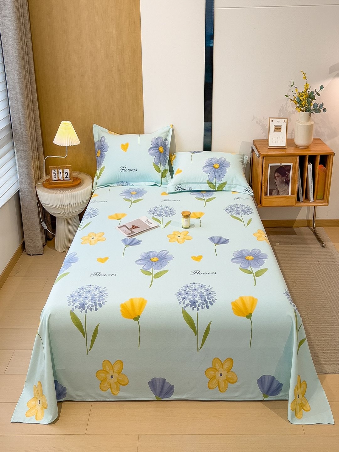 

JC HOME Blue & Yellow Floral Printed 140 TC Queen Bedsheet Set 2.30m x 1.80m