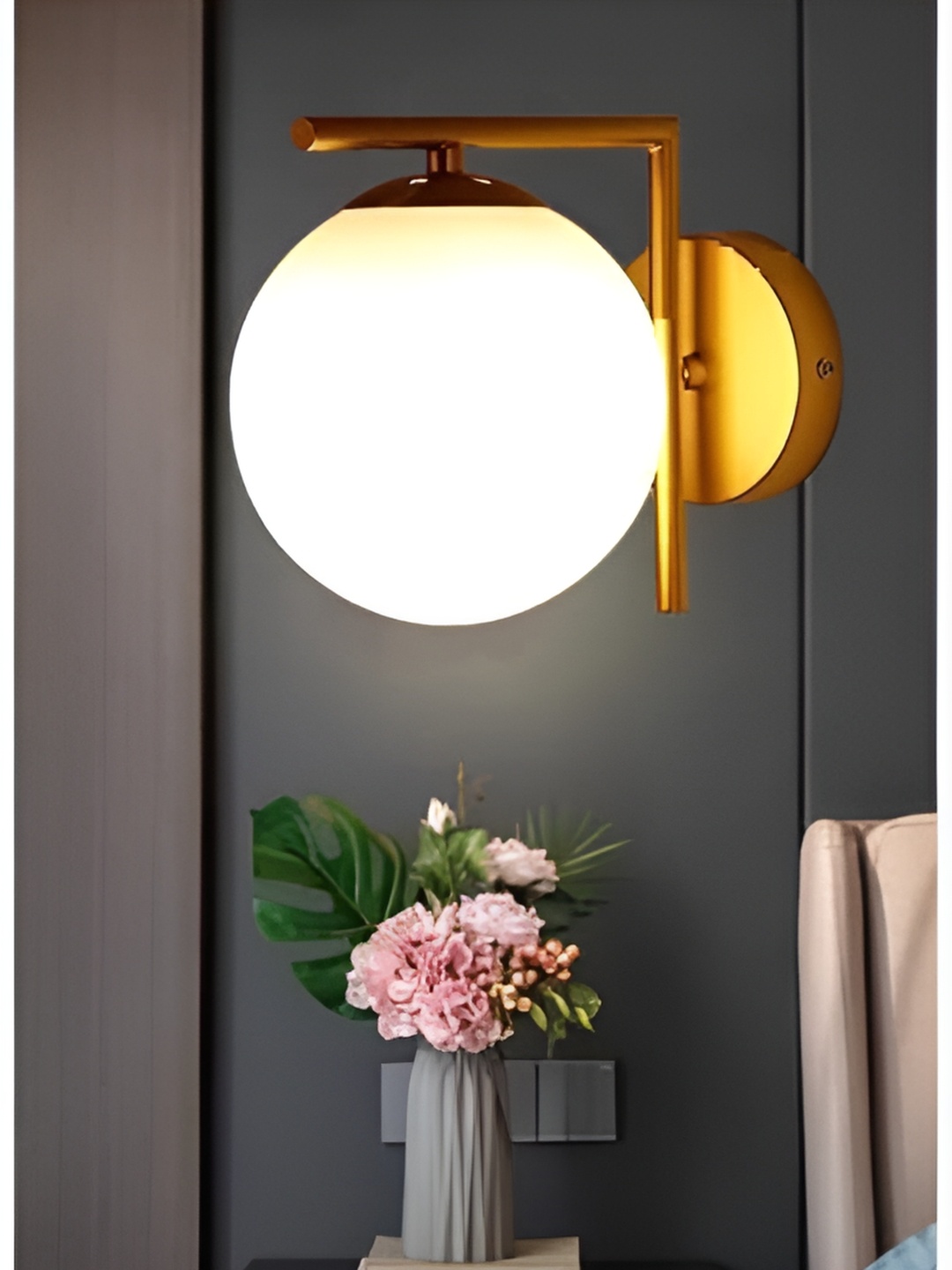 

KINIS Gold-Toned & White Spherical Shaped Metal Wall Lamp