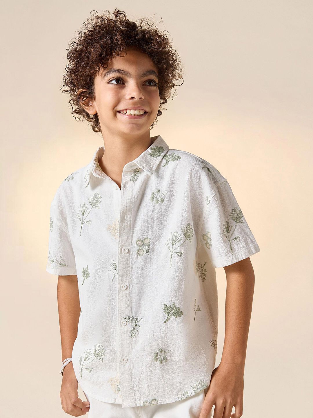 

Juniors by Babyshop Boys Spread Collar Textured Cotton Casual Shirt, White