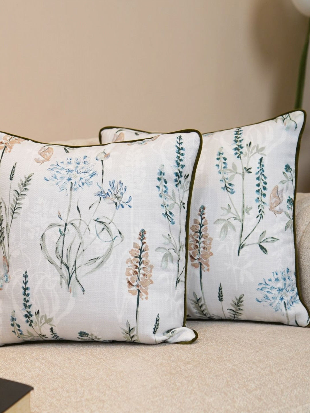 

WOODEN STREET Off White Set of 2 Square Cushion Covers
