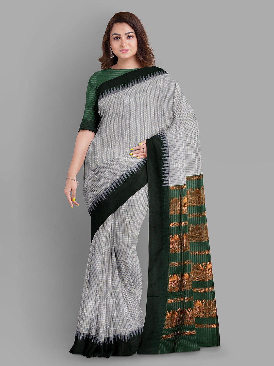 

The Chennai Silks Zari Checked Saree, Grey