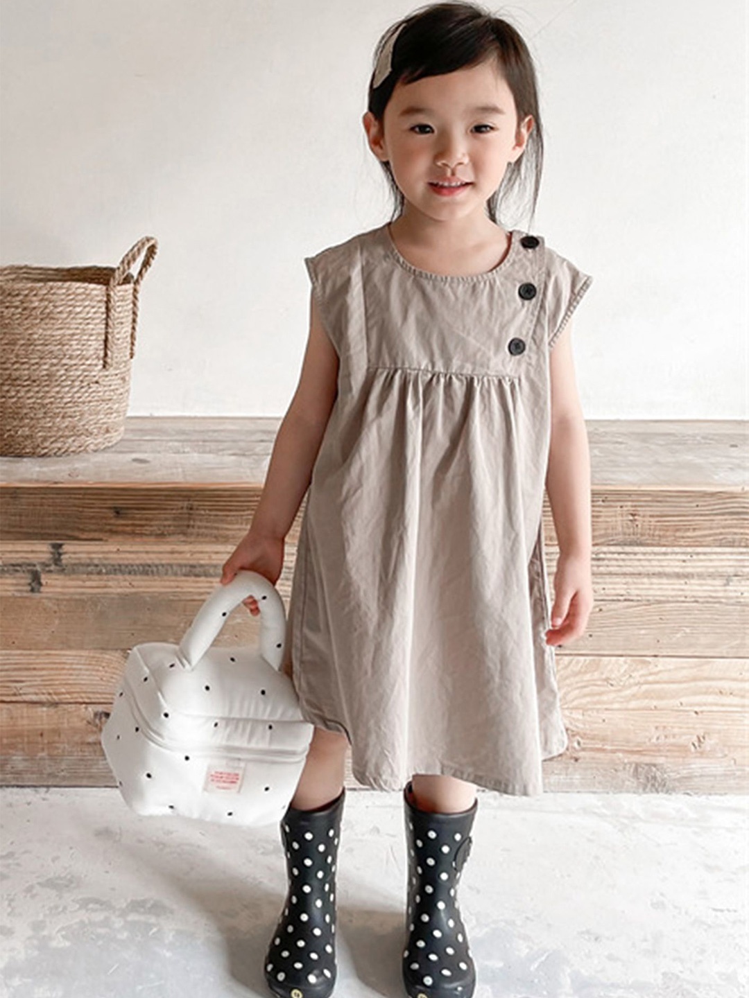 

LULU & SKY Girls Round Neck Sleeveless Button-up A-Line Dress, Grey