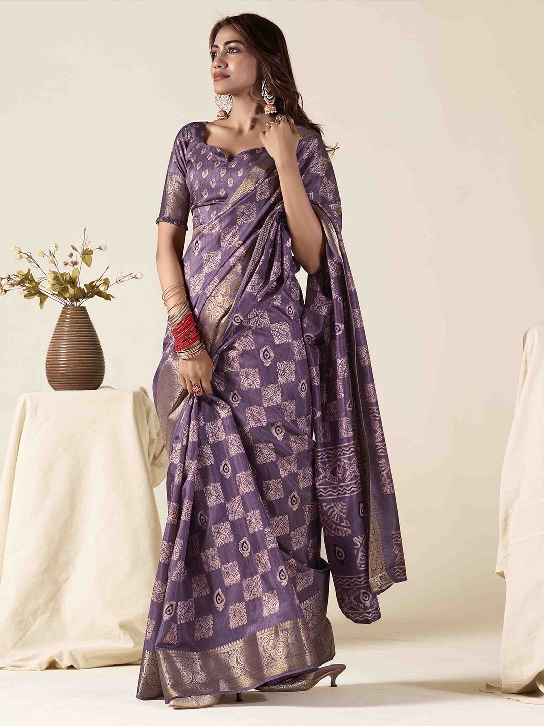 

KIMISHA Woven Design Zari Saree, Purple