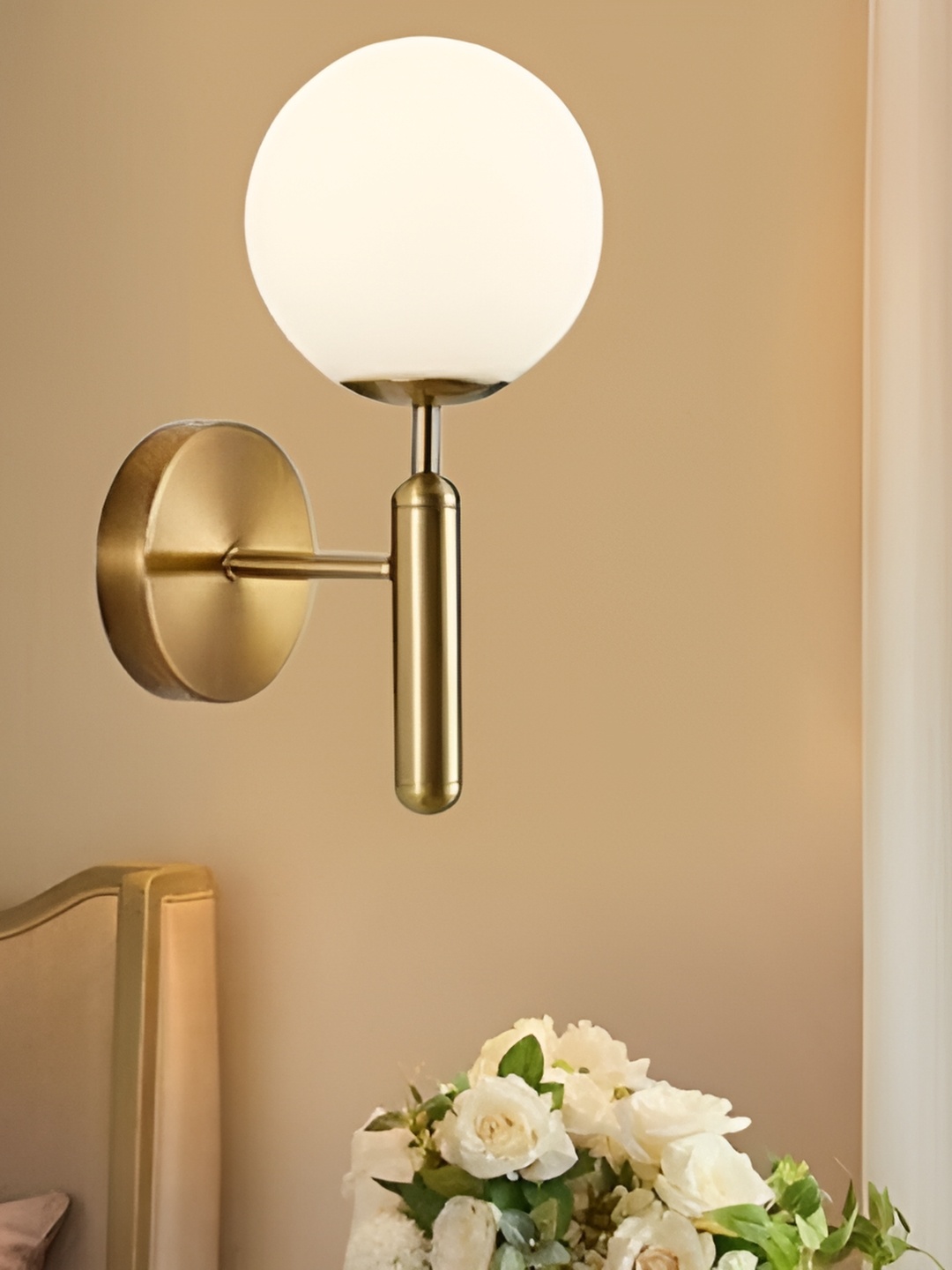 

KINIS Gold-Toned & White Spherical Shaped Metal Wall Lamp