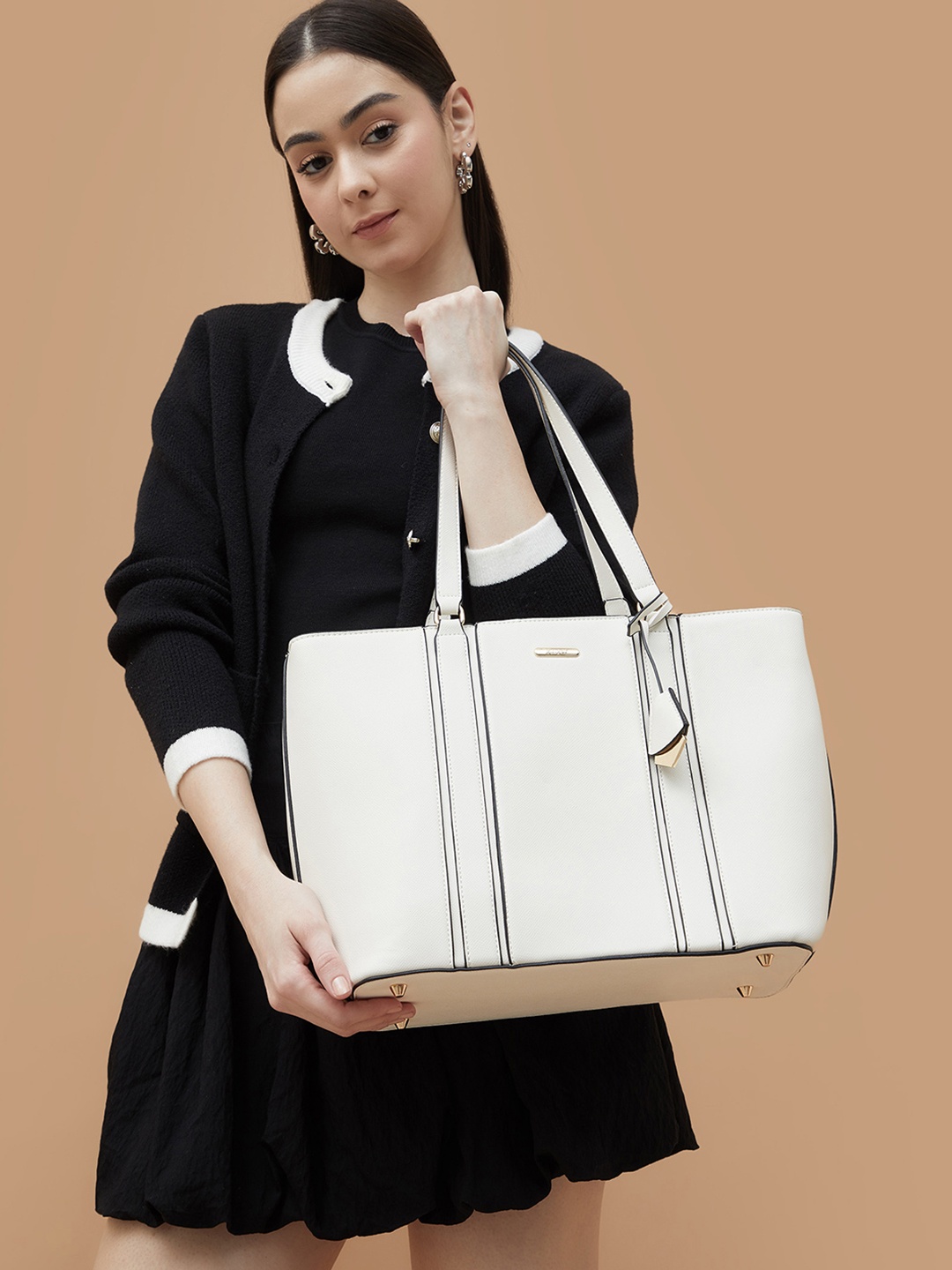 

Ginger by Lifestyle PU Structured Shoulder Bag with Applique, Off white
