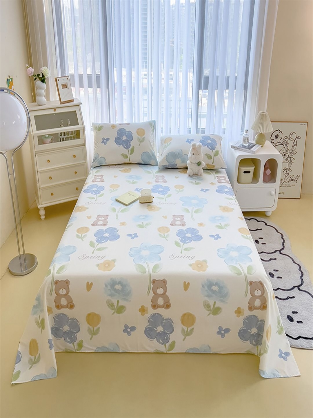 

JC HOME Off White & Blue Floral Printed Pure Cotton 220 TC King Bedsheet Set 2.3 m x 2.5 m