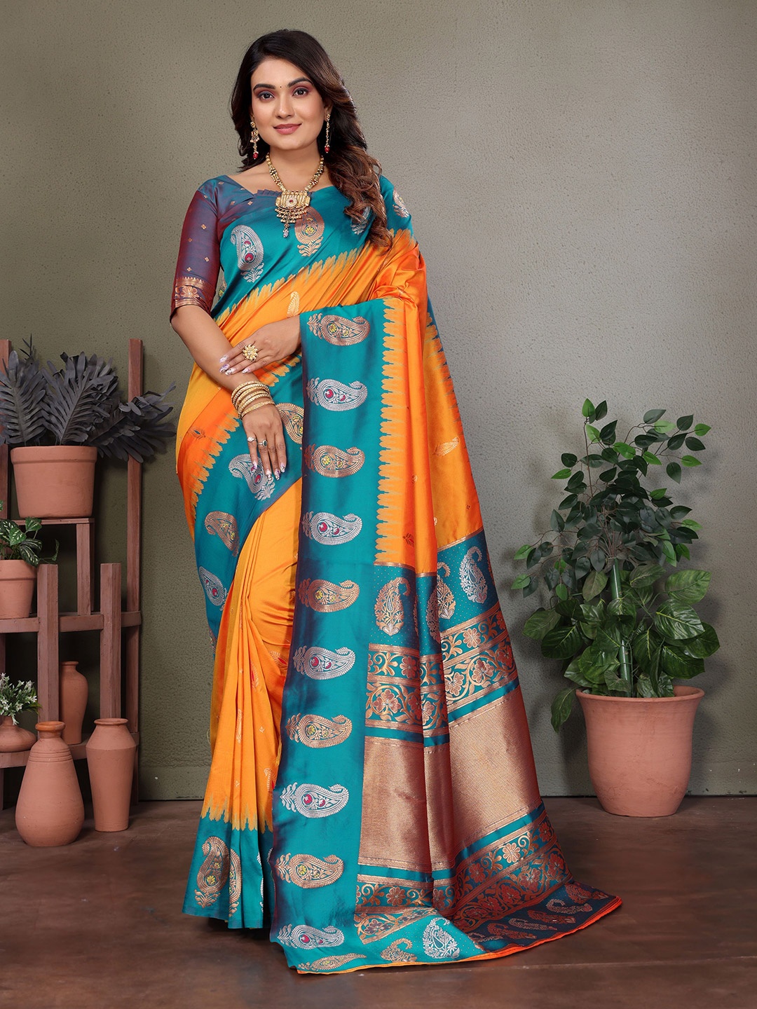 

Munir Woven Design Silk Banarasi Saree With Unstitched Blouse Piece, Yellow